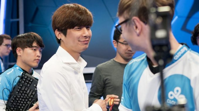 LCS NA permitirá um segundo treinador no palco durante os picks e bans