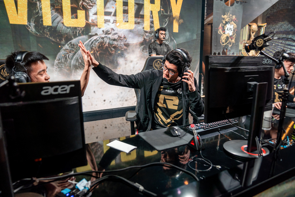 Nos playoffs da LPL, RNG vence partida com 15 minutos e 33 segundos