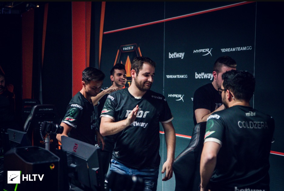 “Temos que nos manter bem mentalmente sabendo que haverão situações de alta pressão”, comenta Fallen após vitória