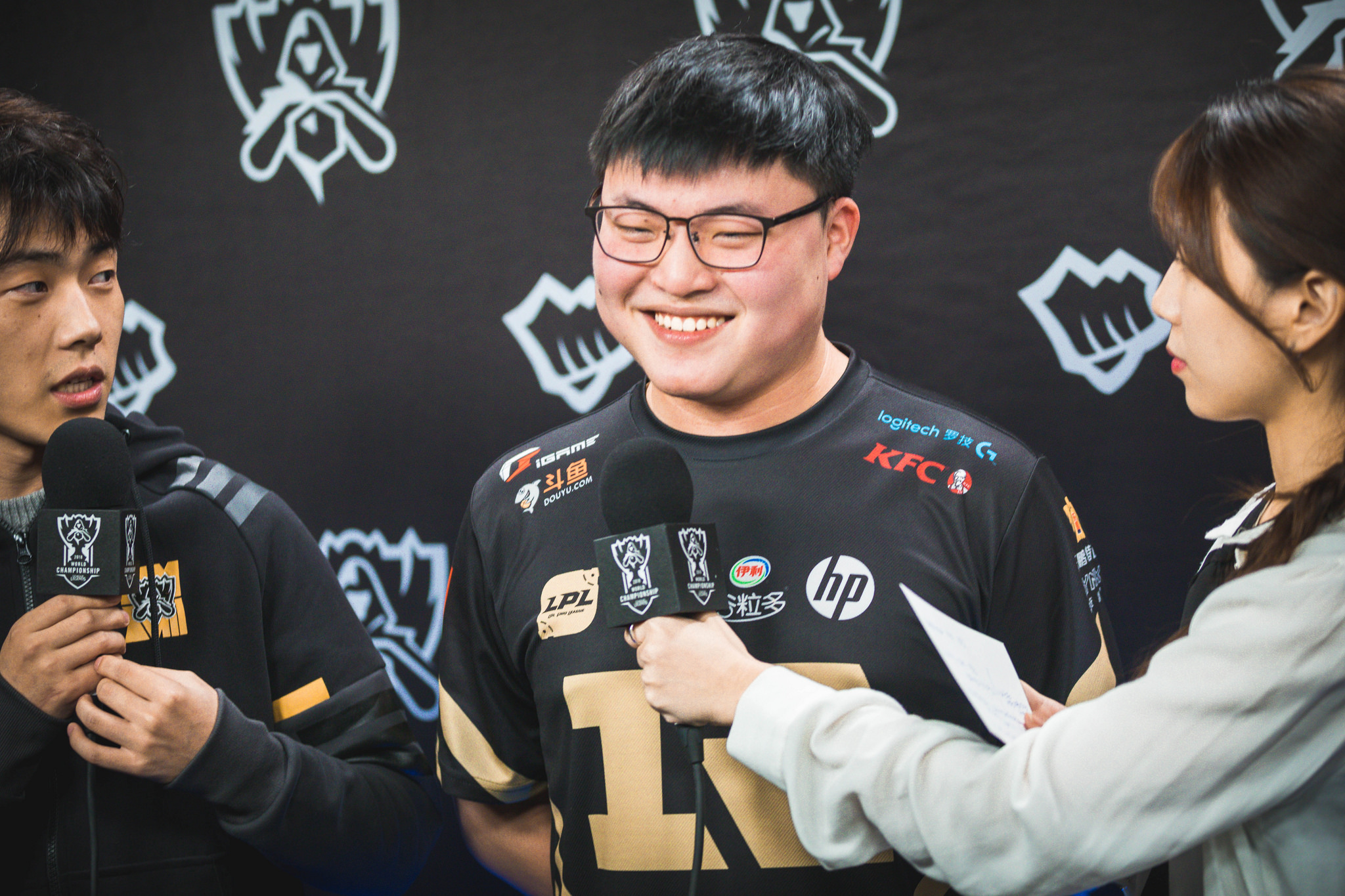 Royal Never Give Up e Cloud9 se classificam para os playoffs do Mundial 2018