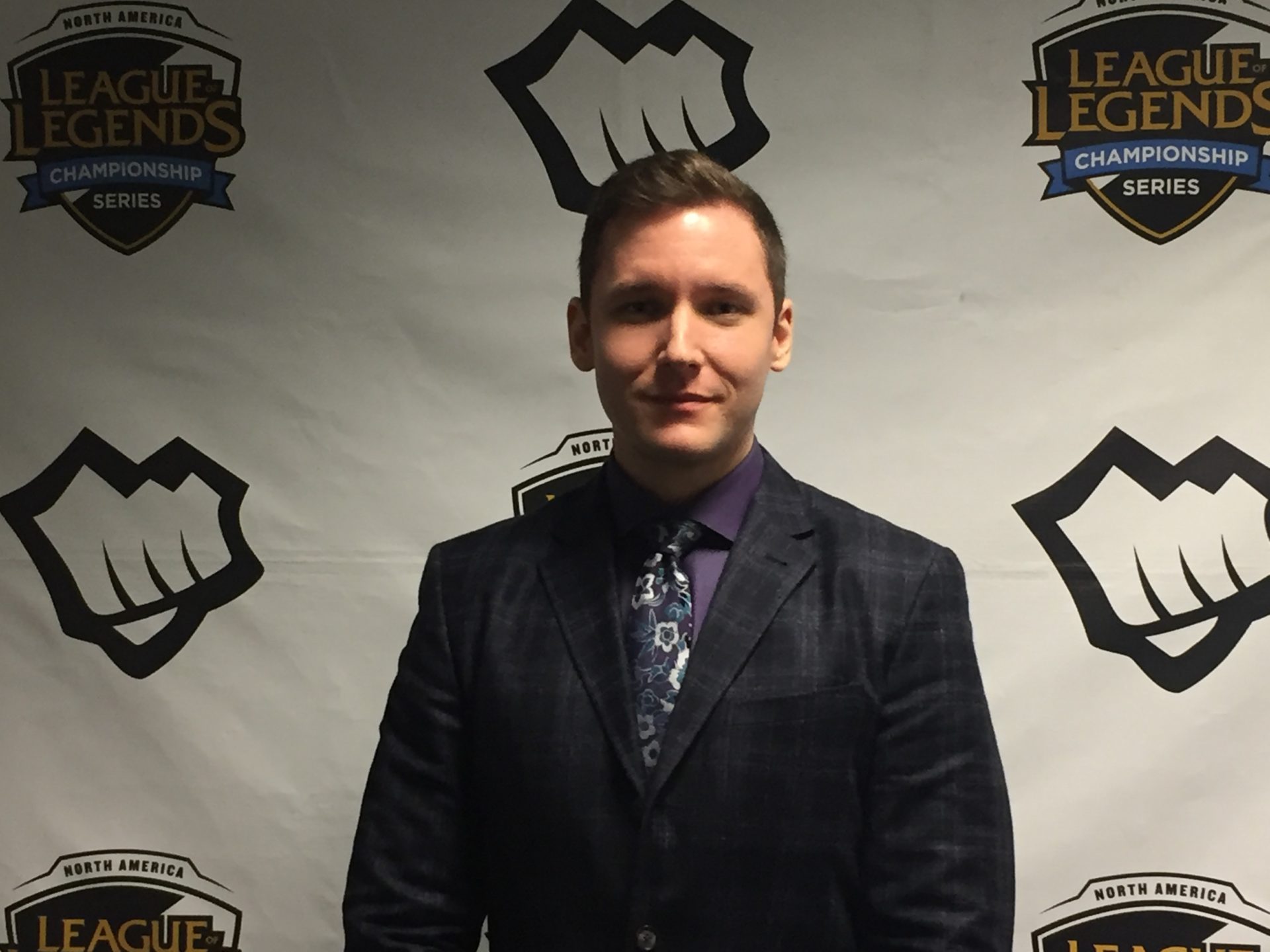 Riot remove comentarista da Fase de Grupos do Mundial 2018 por chegar atrasado