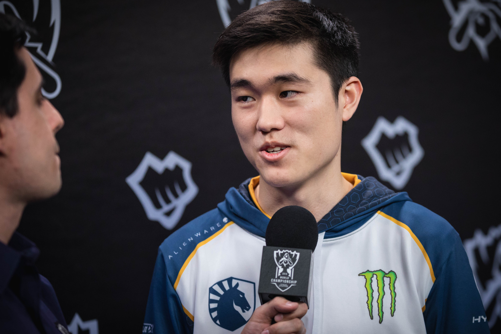 Pobelter é o novo mid laner da FlyQuest