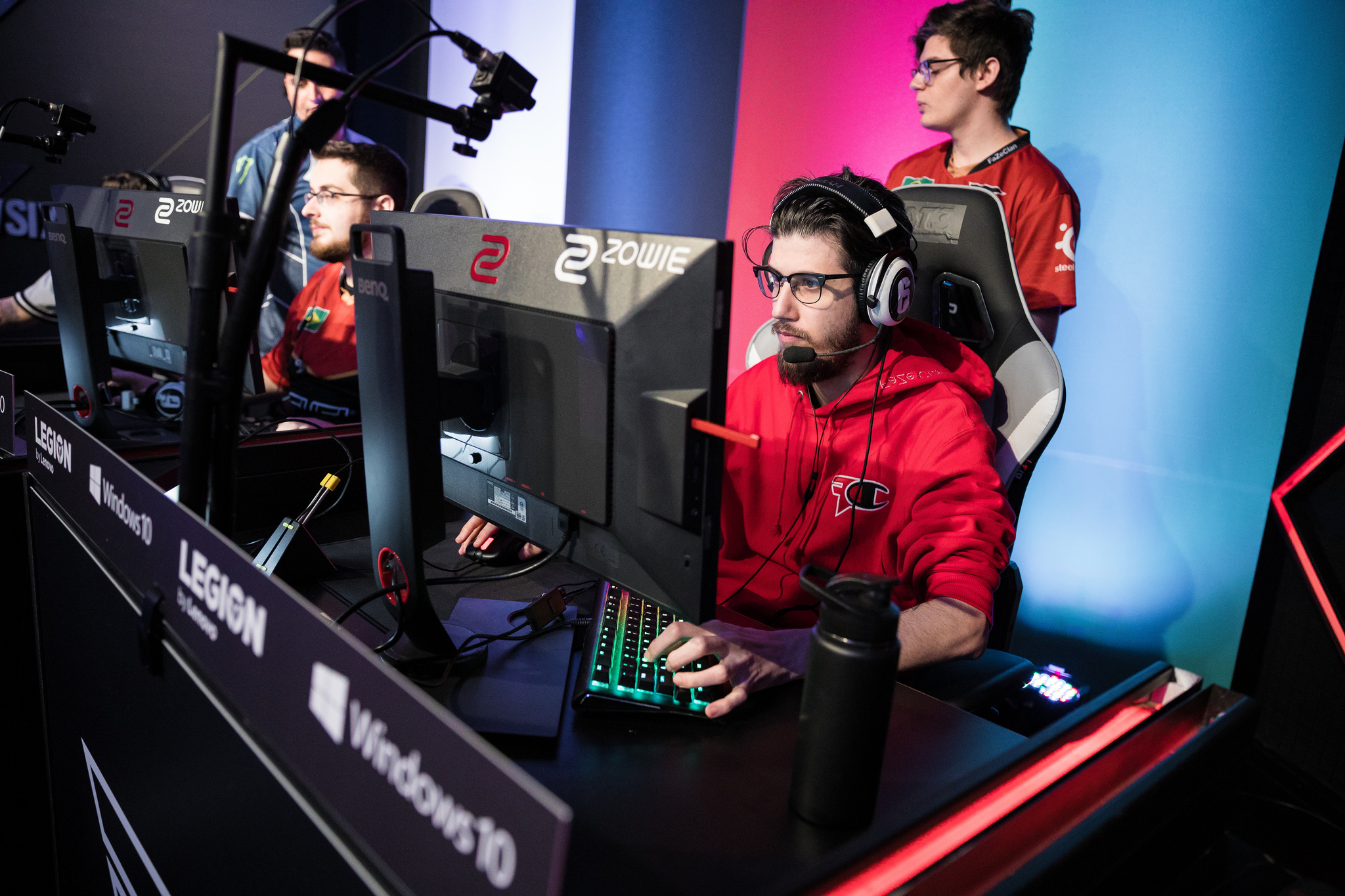 R6: FaZe assume liderança no BR6; INTZ e NiP empatam