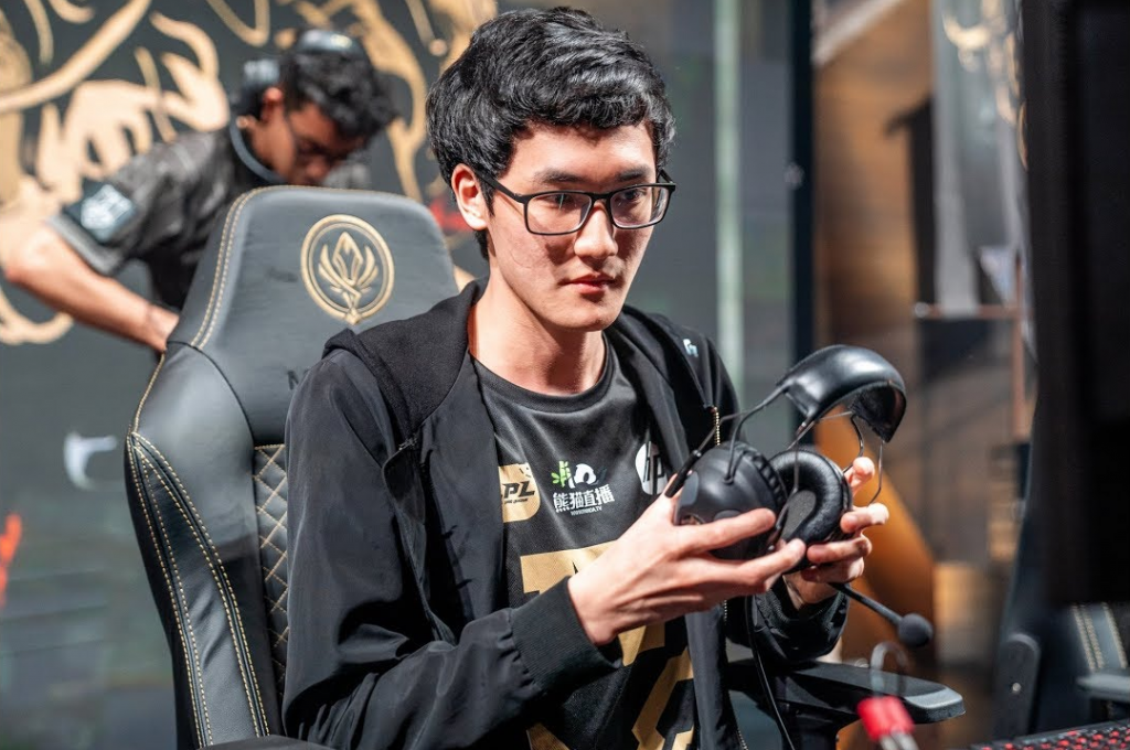 LoL: Após série emocionante contra BLG, Karsa chora e comenta situação