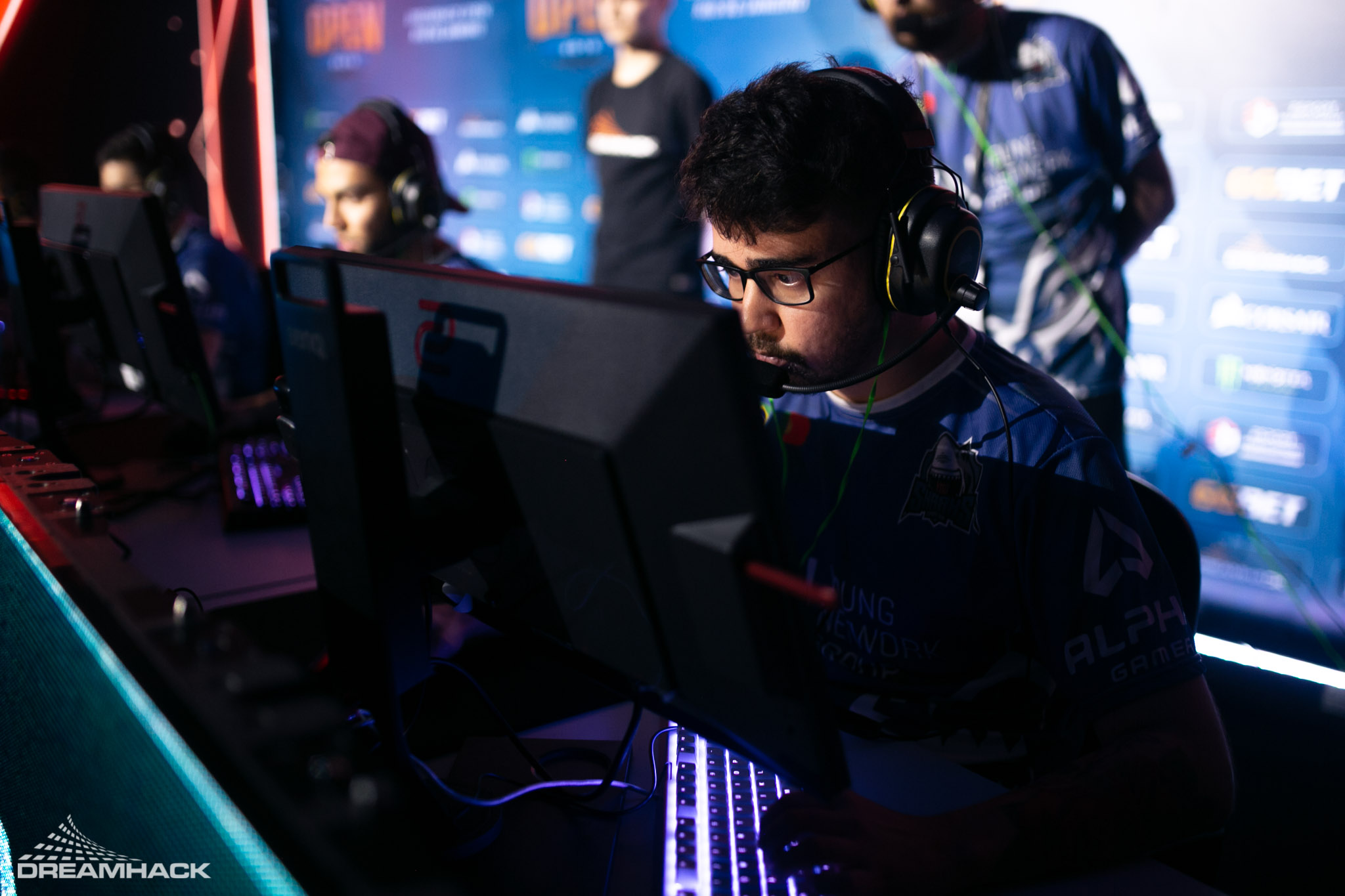 CLUTCH: Red Canids e Sharks são finalistas da competição