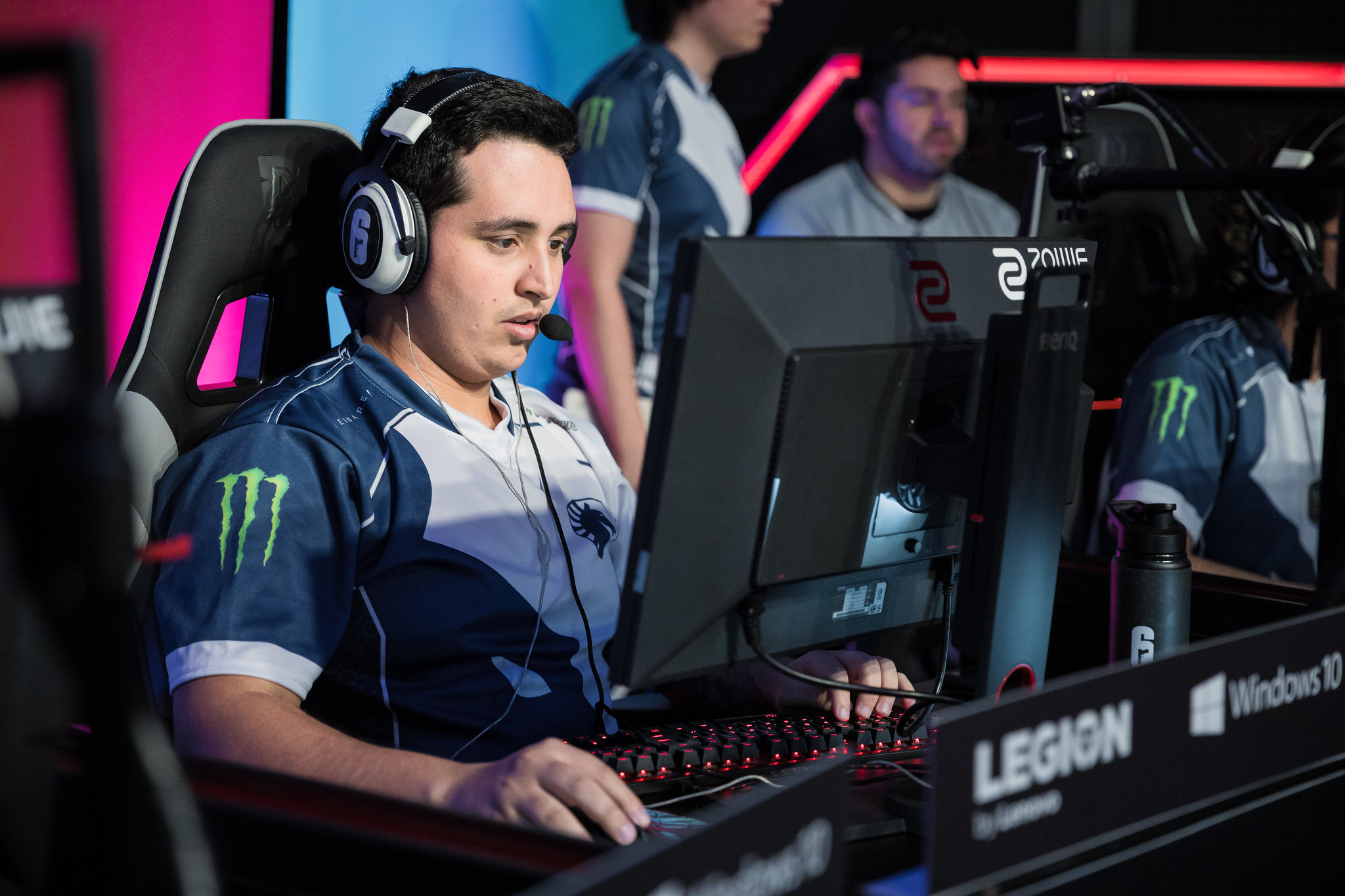 R6: Liquid retoma liderança do Brasileirão; Black Dragons vence paiN