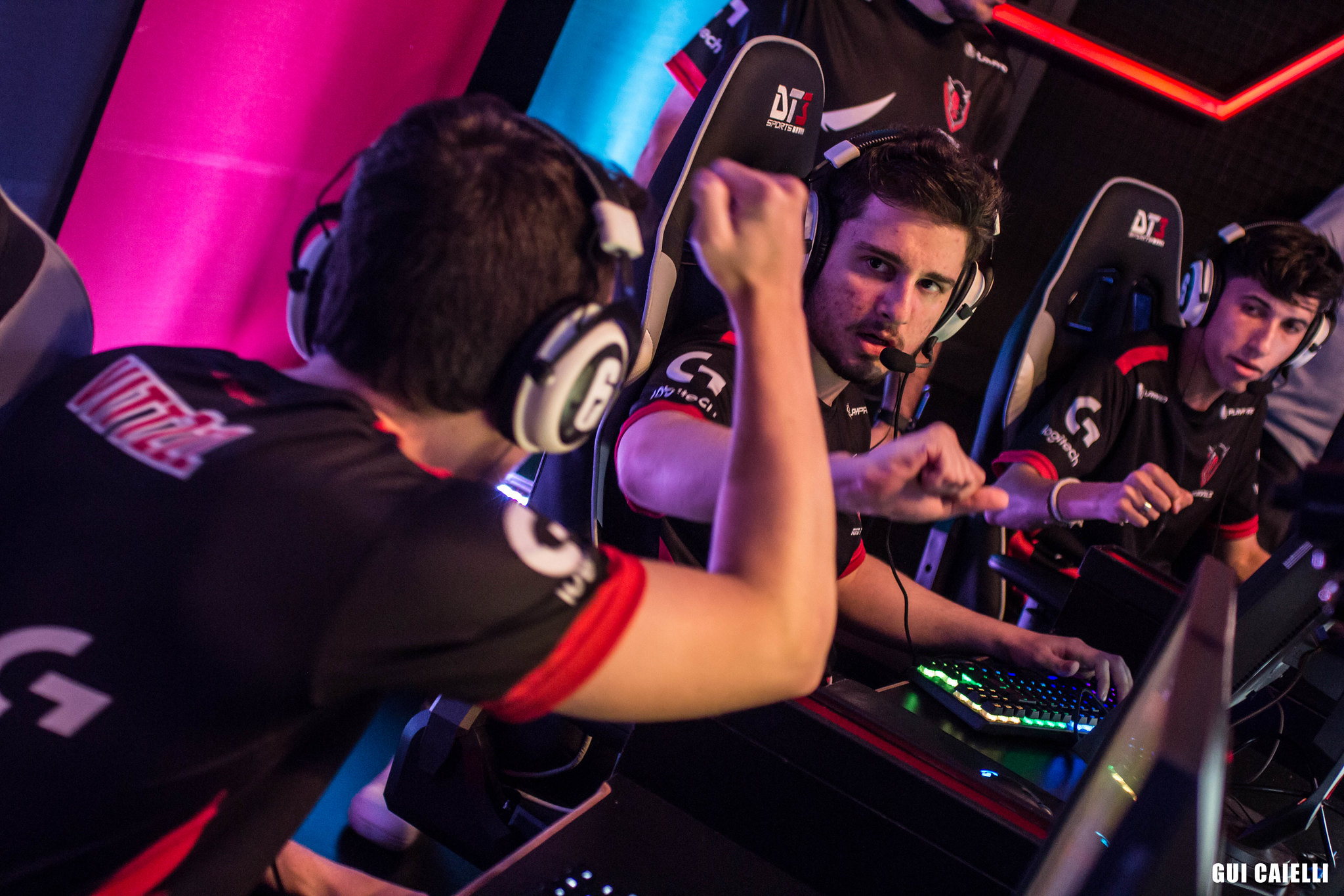 R6: Team One e Red DevilS jogarão próximo split da Pro League