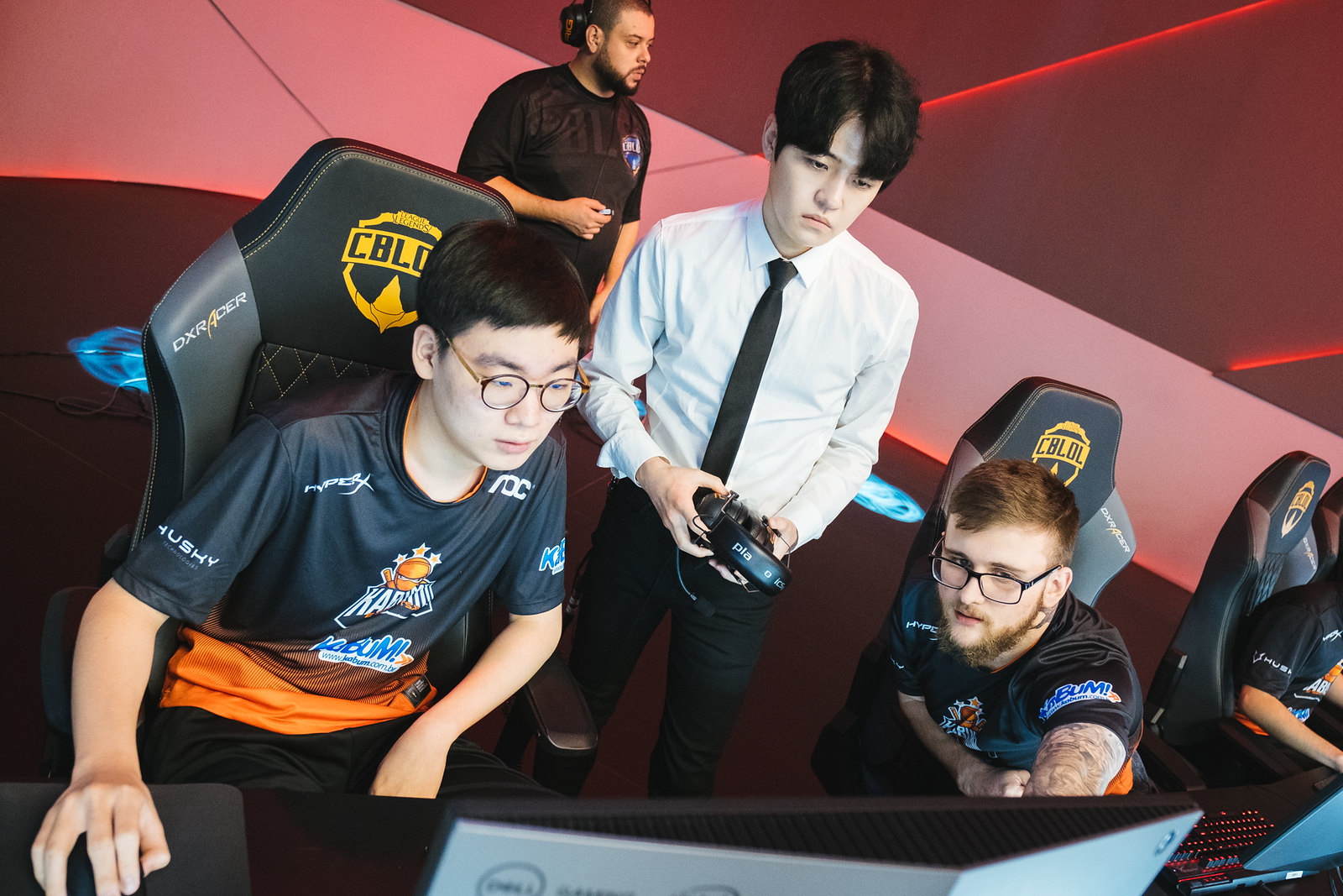 LoL: KaBuM anuncia saídas de Wizer e Hiro; organização já busca reforços