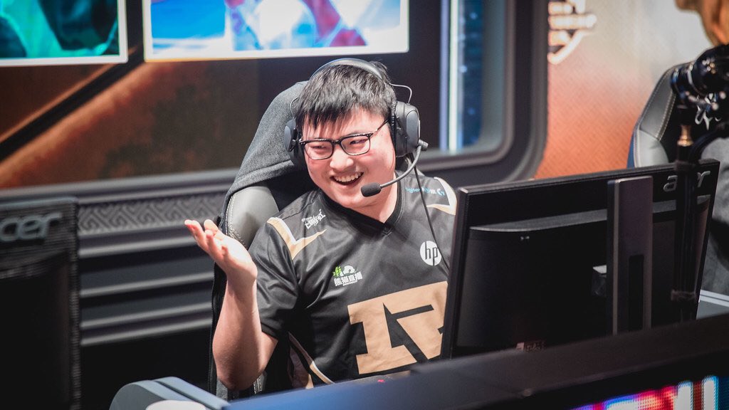 LoL: Uzi chega a marca de 2500 abates na LPL