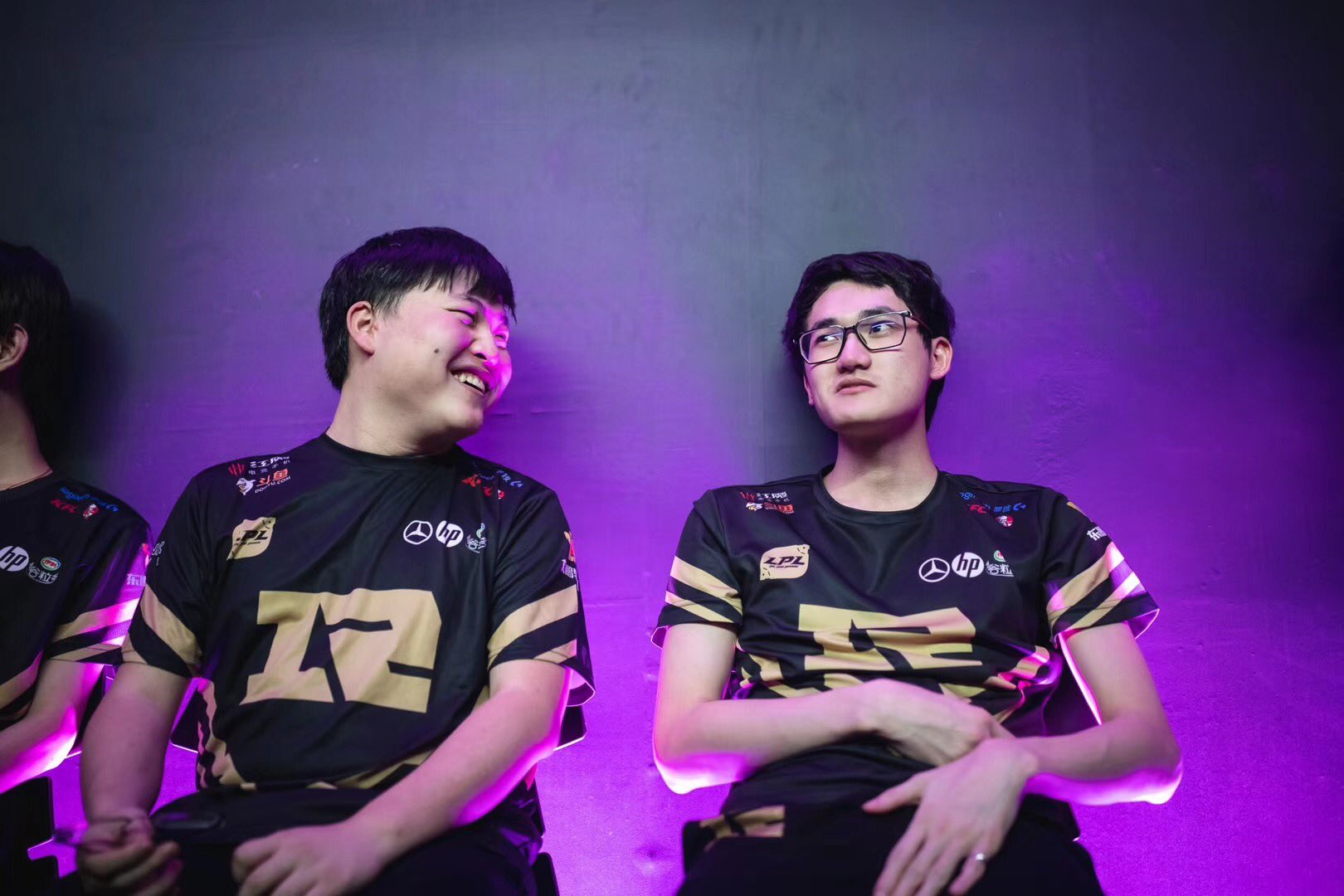 LoL: FunPlus Phoenix e RNG se classificam para final da LPL 2019