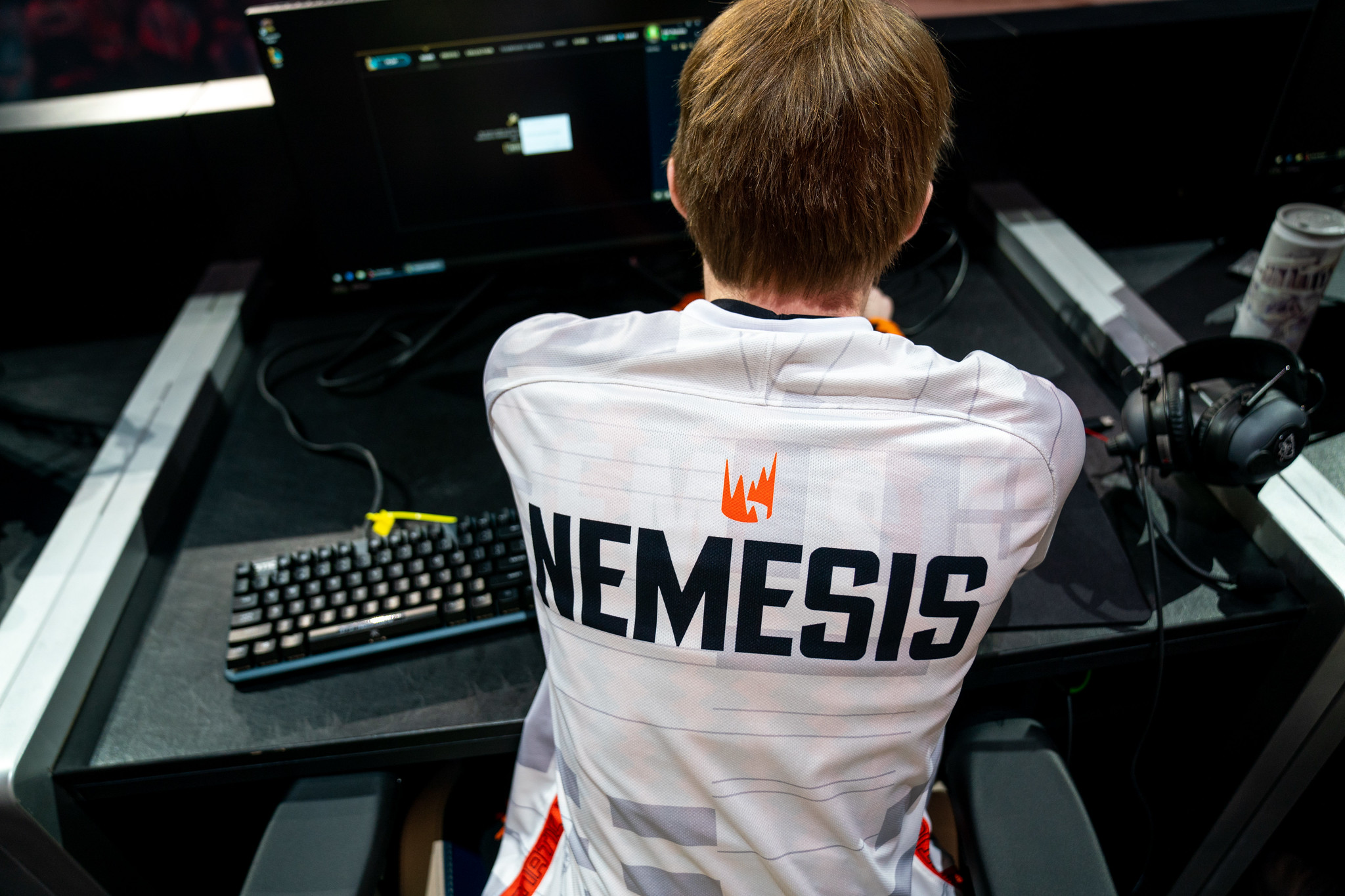 LoL: Em 1v1, Nemesis sola Faker na vitória da Fnatic