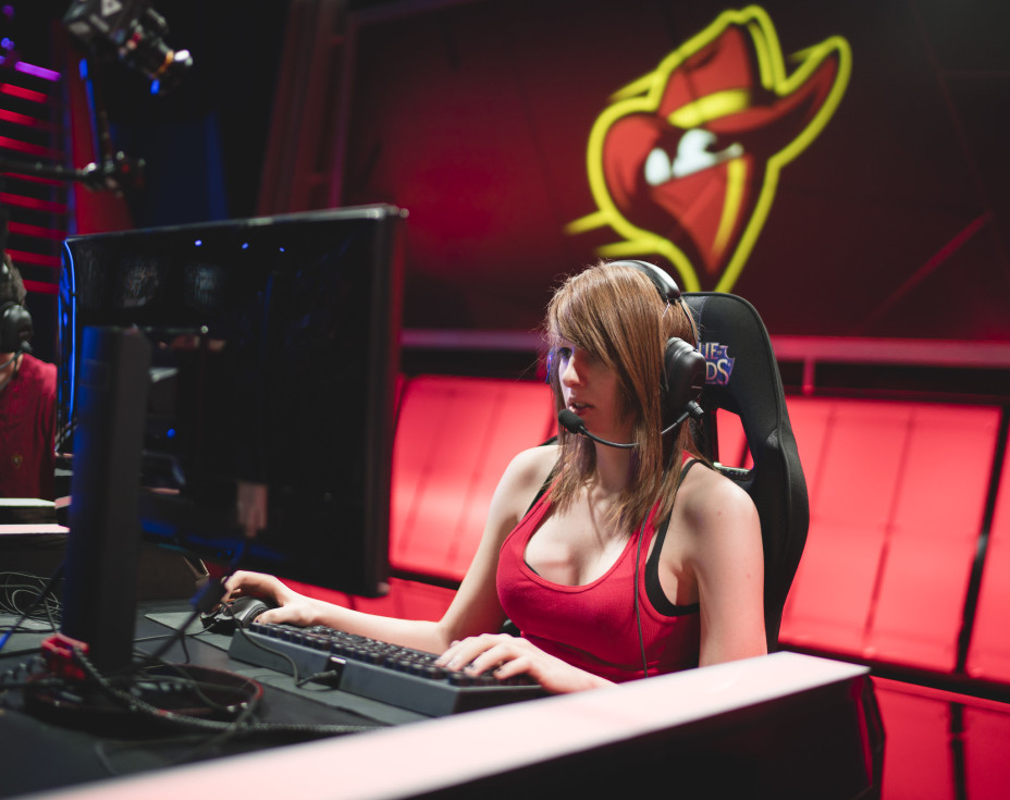 Morre Remilia, primeira mulher a disputar uma liga profissional de LoL