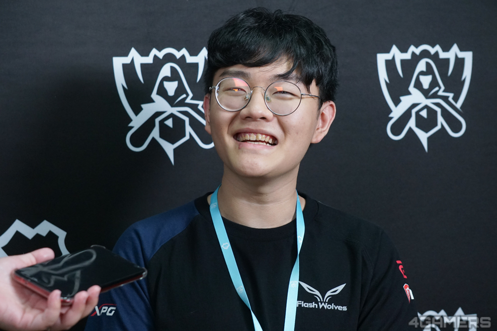 LoL: RNG contrata Betty, ex-Flash Wolves; Jackeylove pode assinar com a equipe de acordo com jornalista