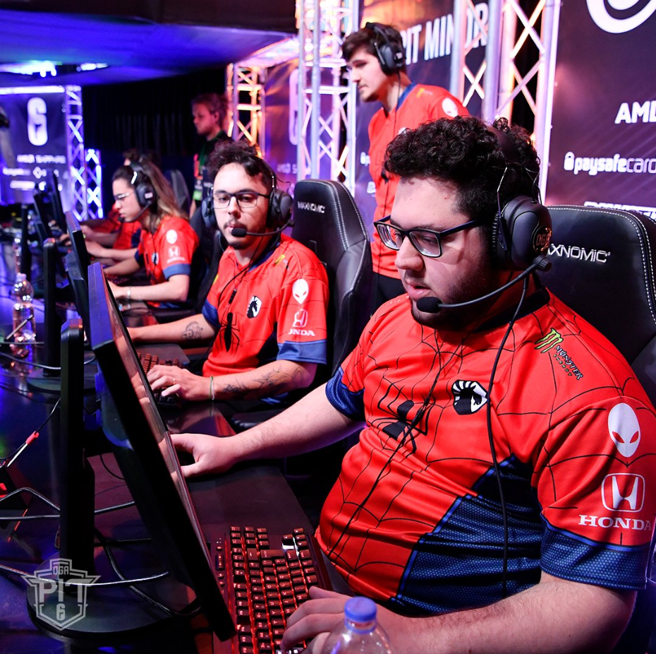 R6: Brasileiros vencem e se enfrentam na final da upper bracket da OGA PIT Season 3