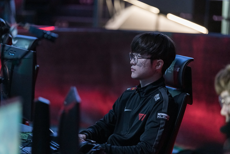 LoL: Coach da T1: “Qualquer campeão que o Faker joga, tem algo nele que faz o jogo virar”