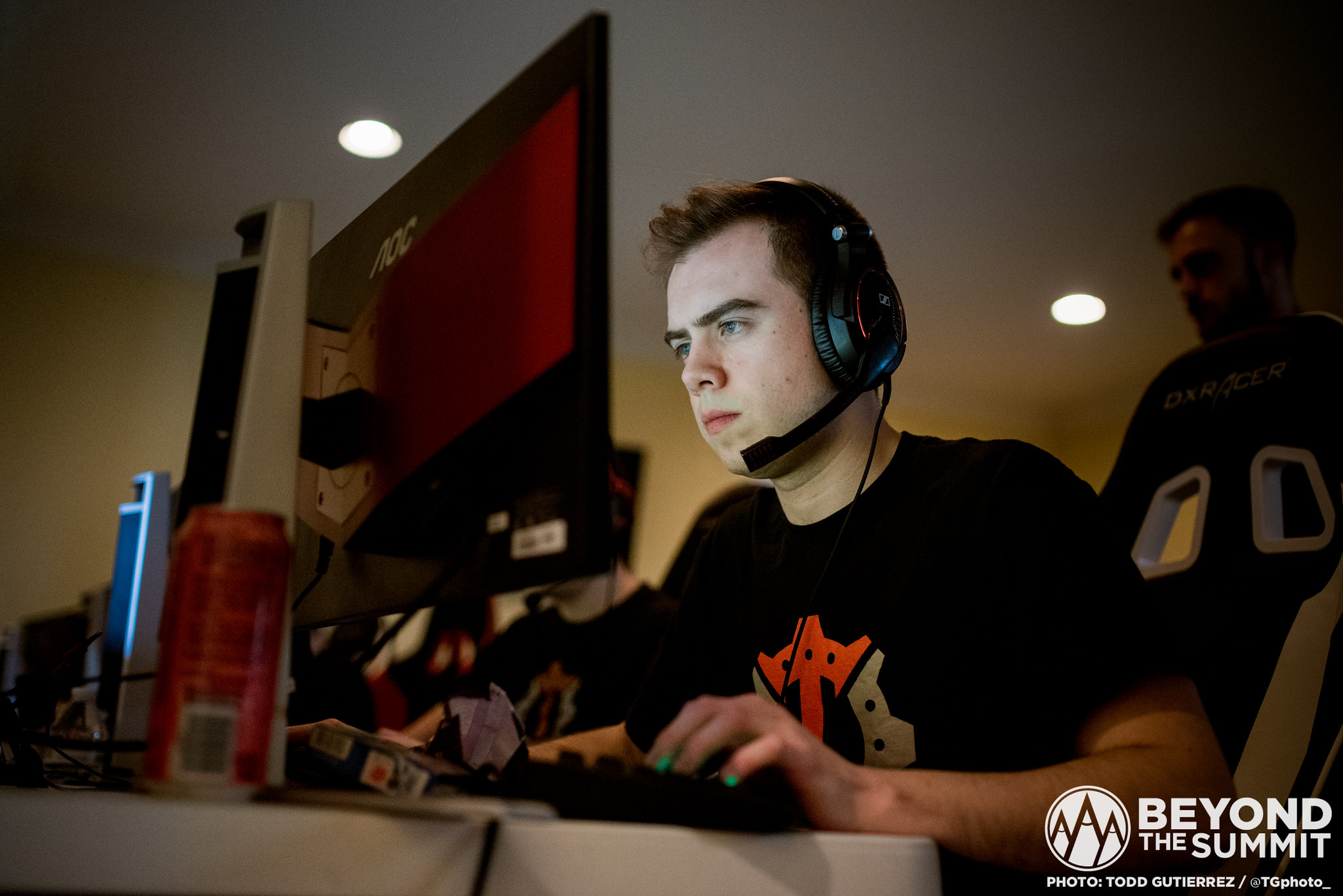 Valorant: T1 anuncia a contratação de AZK, ex-jogador de CS e Overwatch