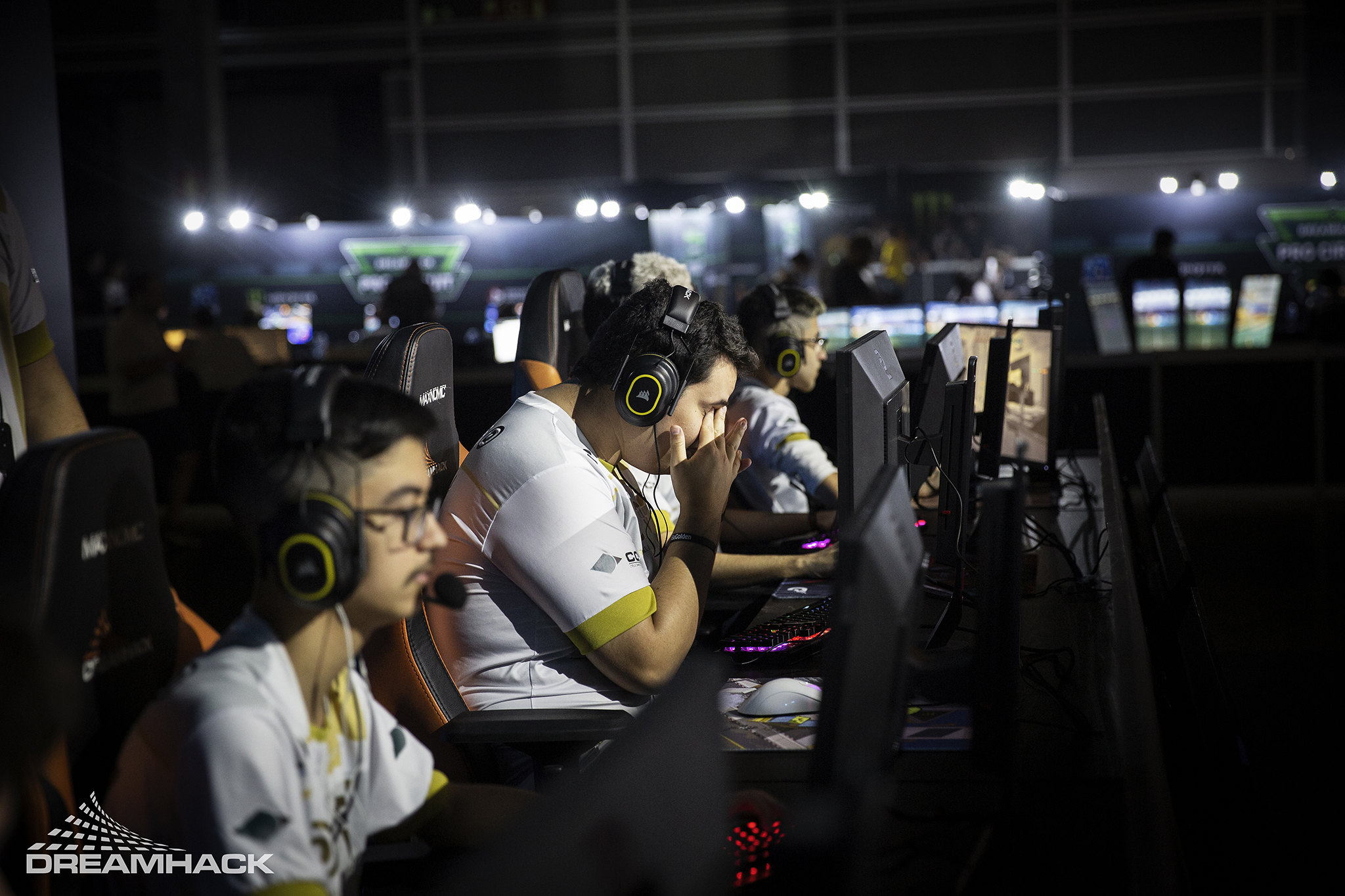 R6: Elenco da Team One deixa a organização