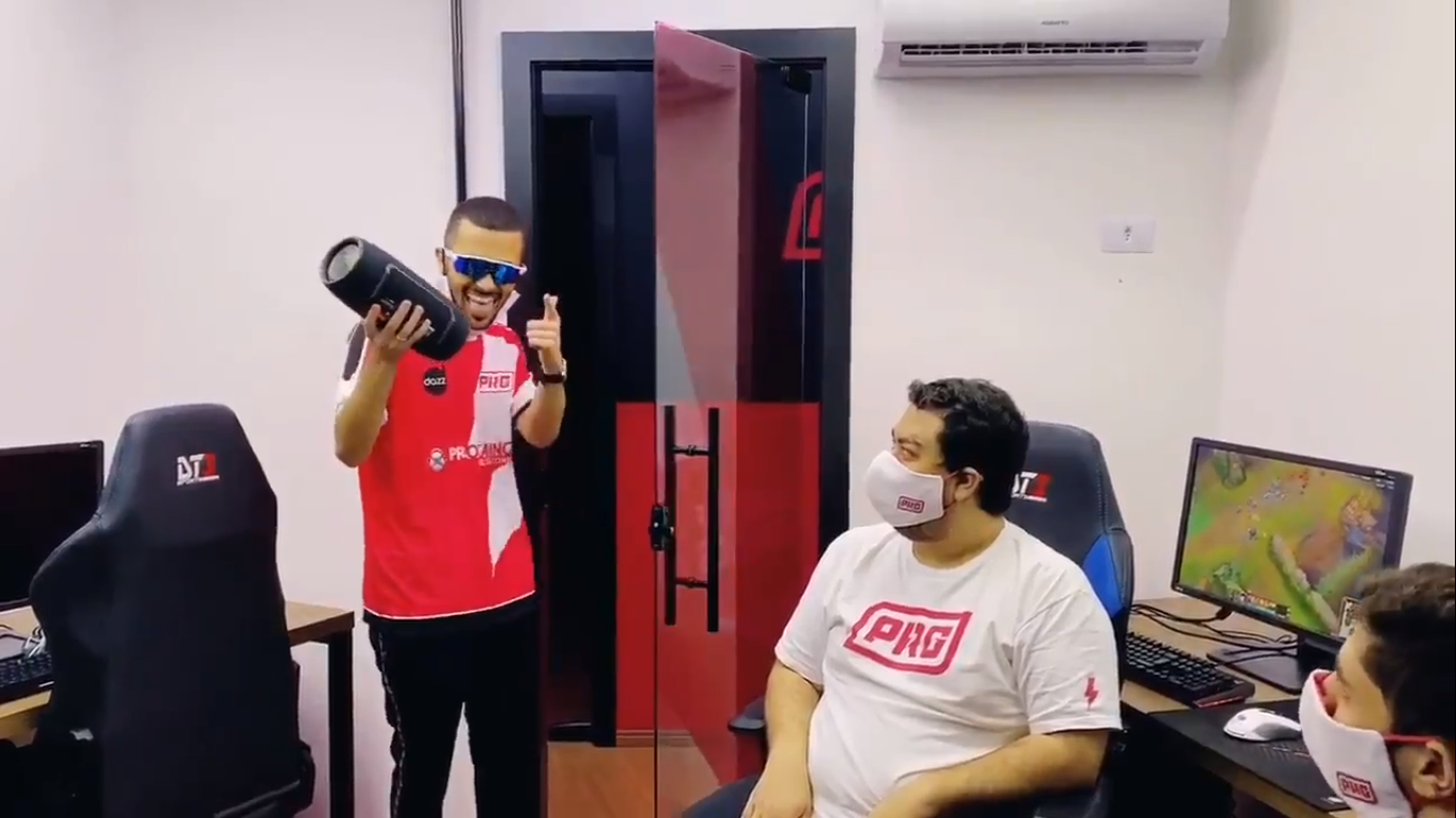 LoL: dyNquedo demonstra confiança no elenco para próximo fim de semana do CBLoL