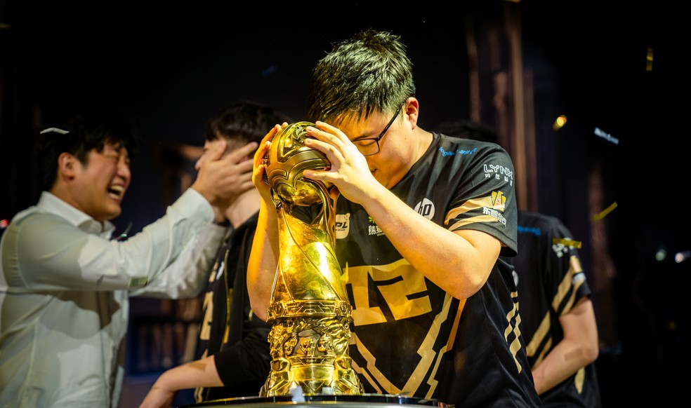LoL: Uzi – uma despedida inesperada