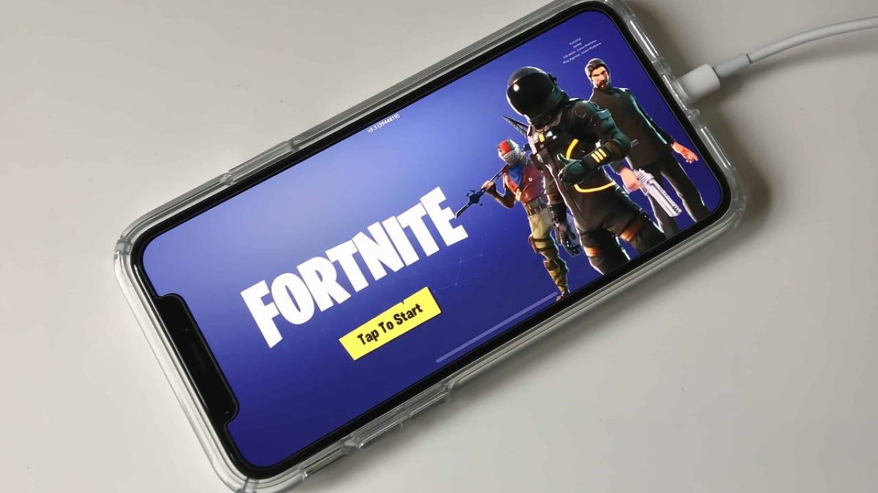 Jogadores estão vendendo iPhones com Fortnite instalado por mais de 77 mil reais