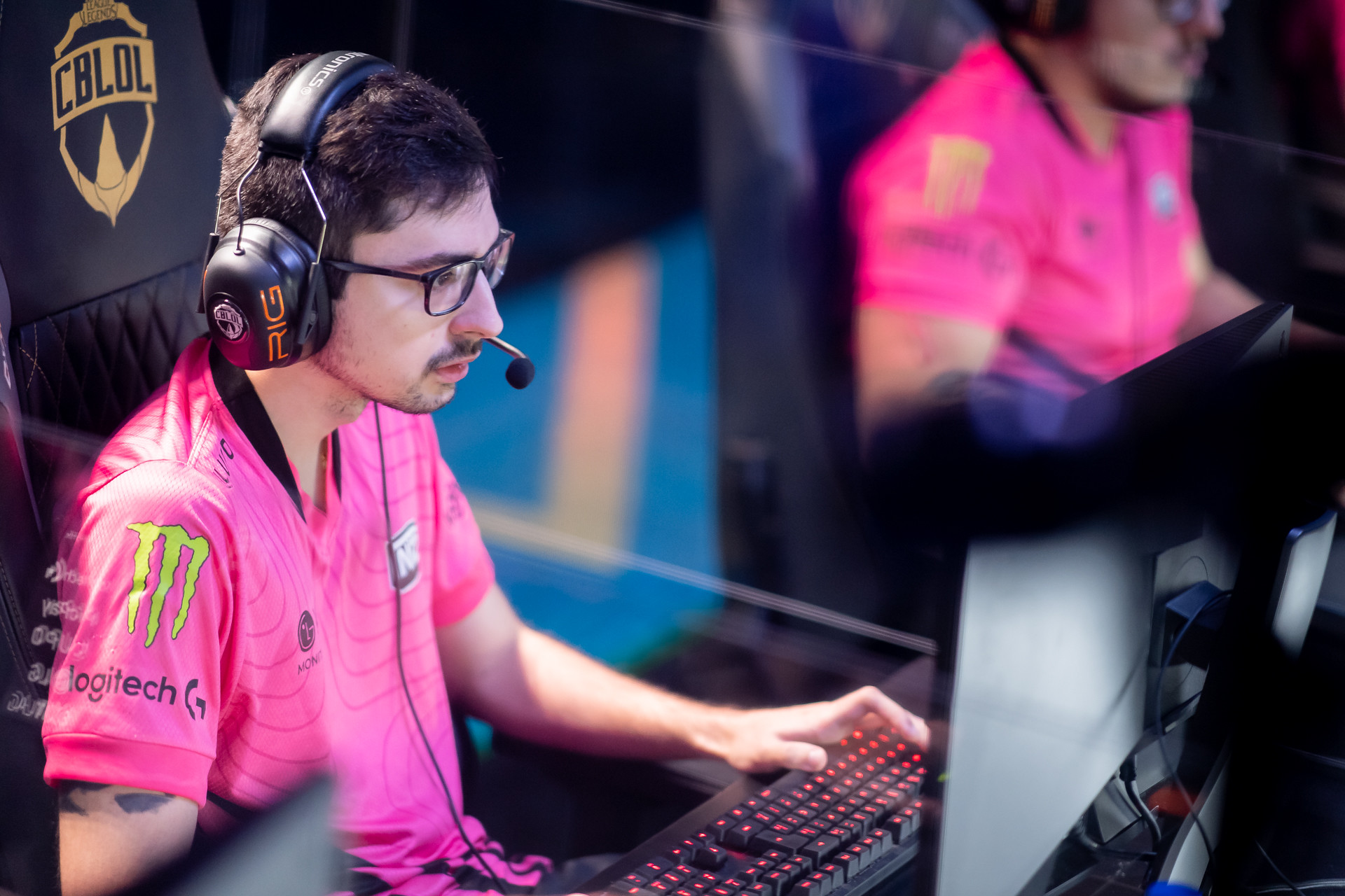LoL: Shini deixa a INTZ e anuncia afastamento do competitivo por tempo indeterminado