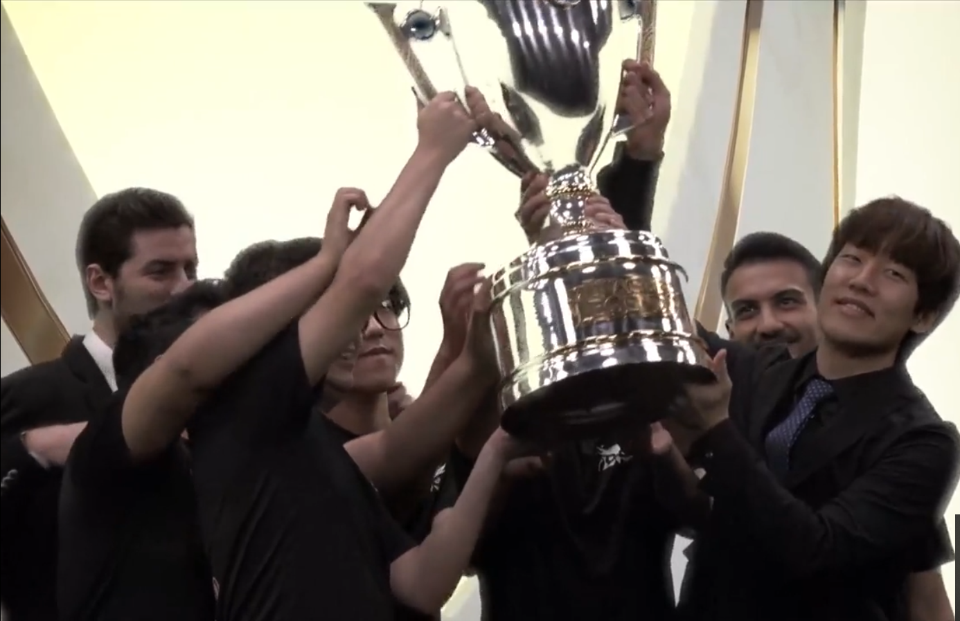 LoL: Com Pentakill de Zeitnot, SuperMassive é campeã da TCL e vai ao Mundial