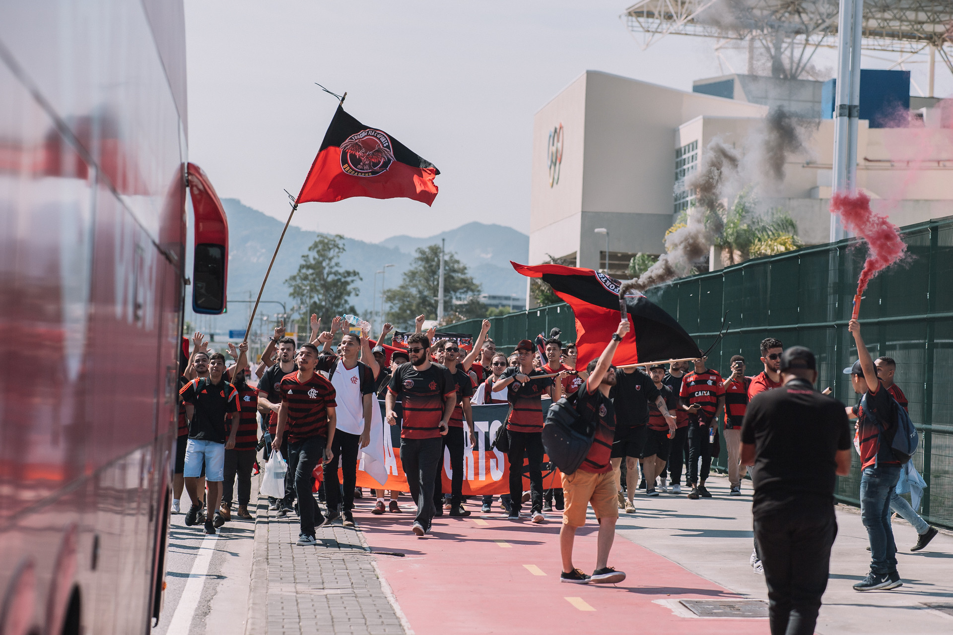 Especial Dia dos Flamenguistas: Torcedores relembram conquista rubro-negra no CBLoL 2019