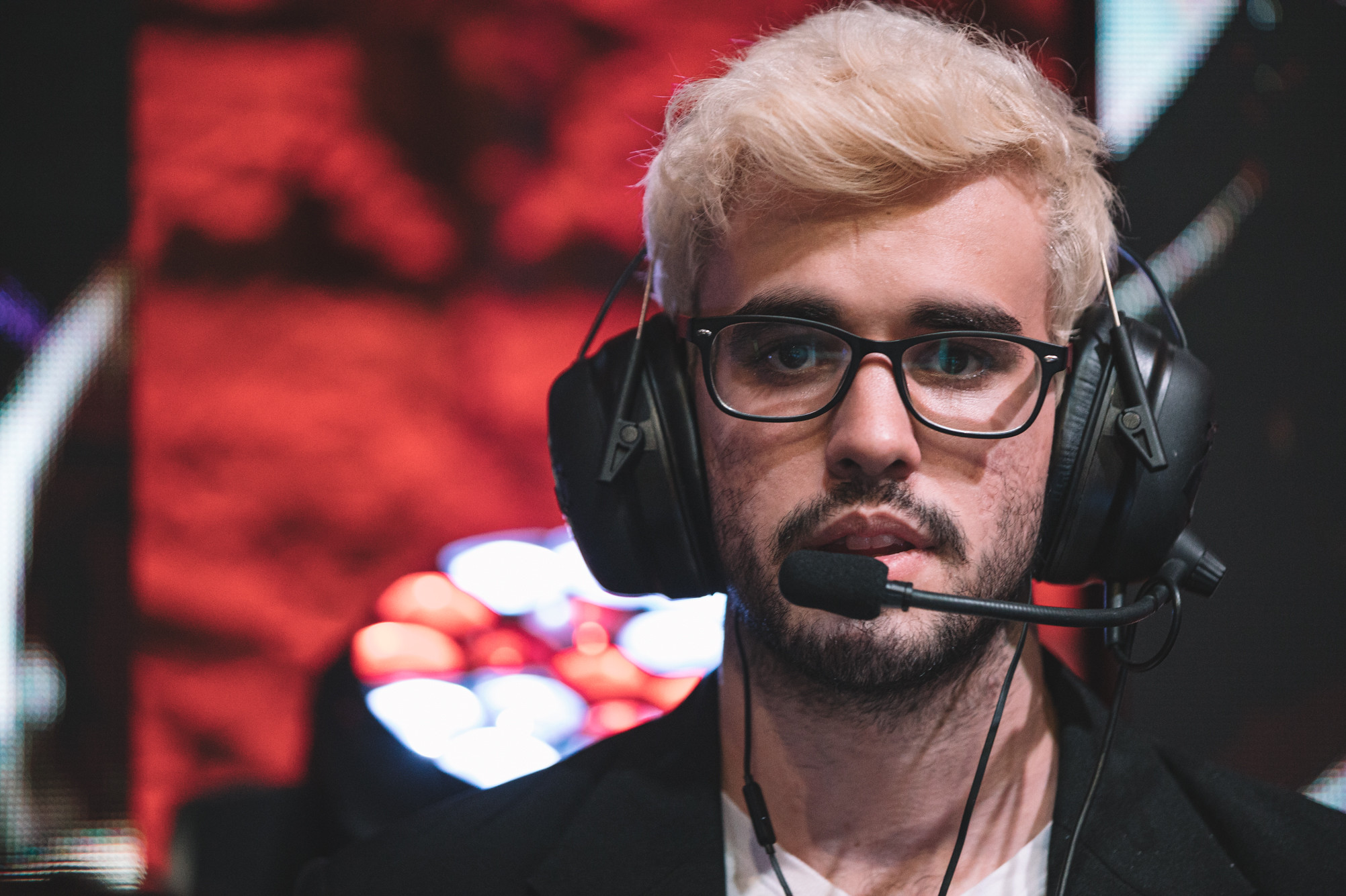 LoL: Treinador brasileiro, Joe processa 9z por salários atrasados