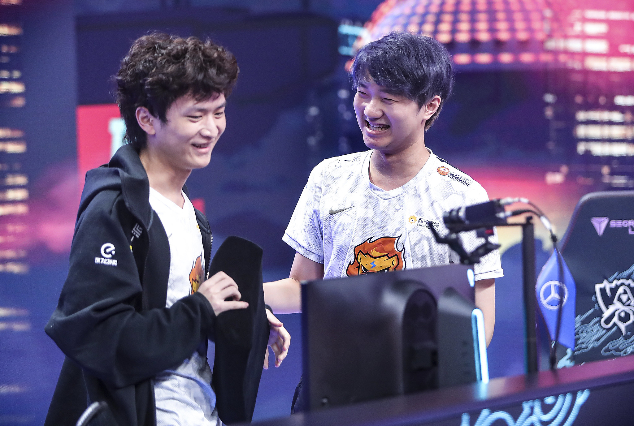 Worlds 2020: Suning vence a JD Gaming de virada e se classifica para a semifinal