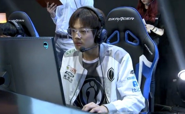 LoL: Leyan é punido por abuso de bug de Barão no Super Server