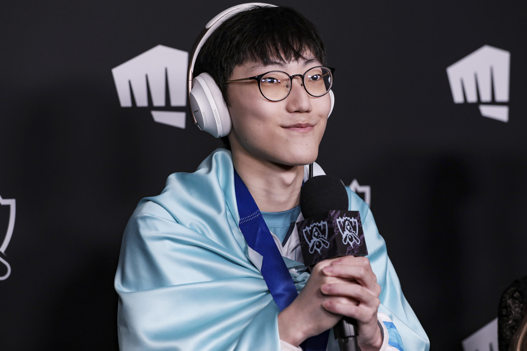 Qual é a diferença de nível entre os top laners da LPL, da LCK e da LEC?