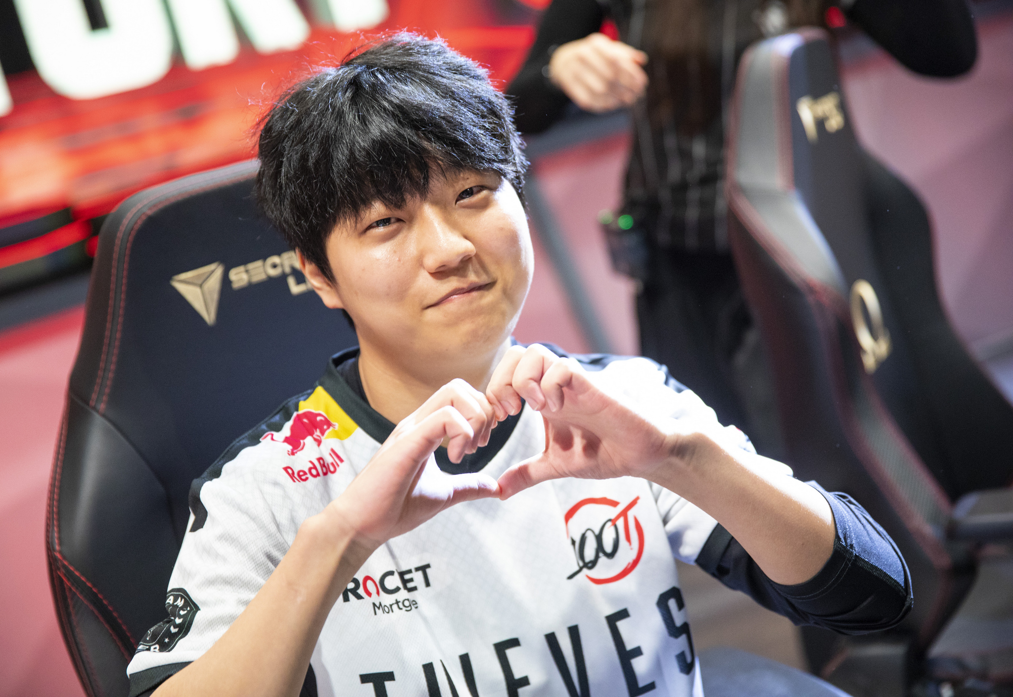 LoL: Ssumday conquista residência norte-americana na 100 Thieves