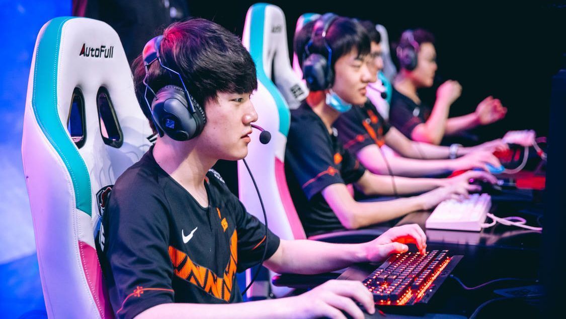 LPL 2021: Em série “bizarra”, Top Esports elimina Suning dos playoffs