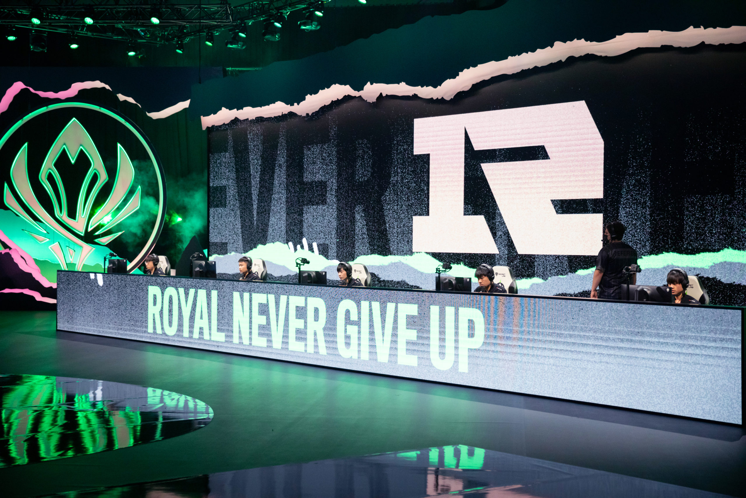 MSI 2021: RNG e Pentanet.GG avançam de fase pelo grupo A