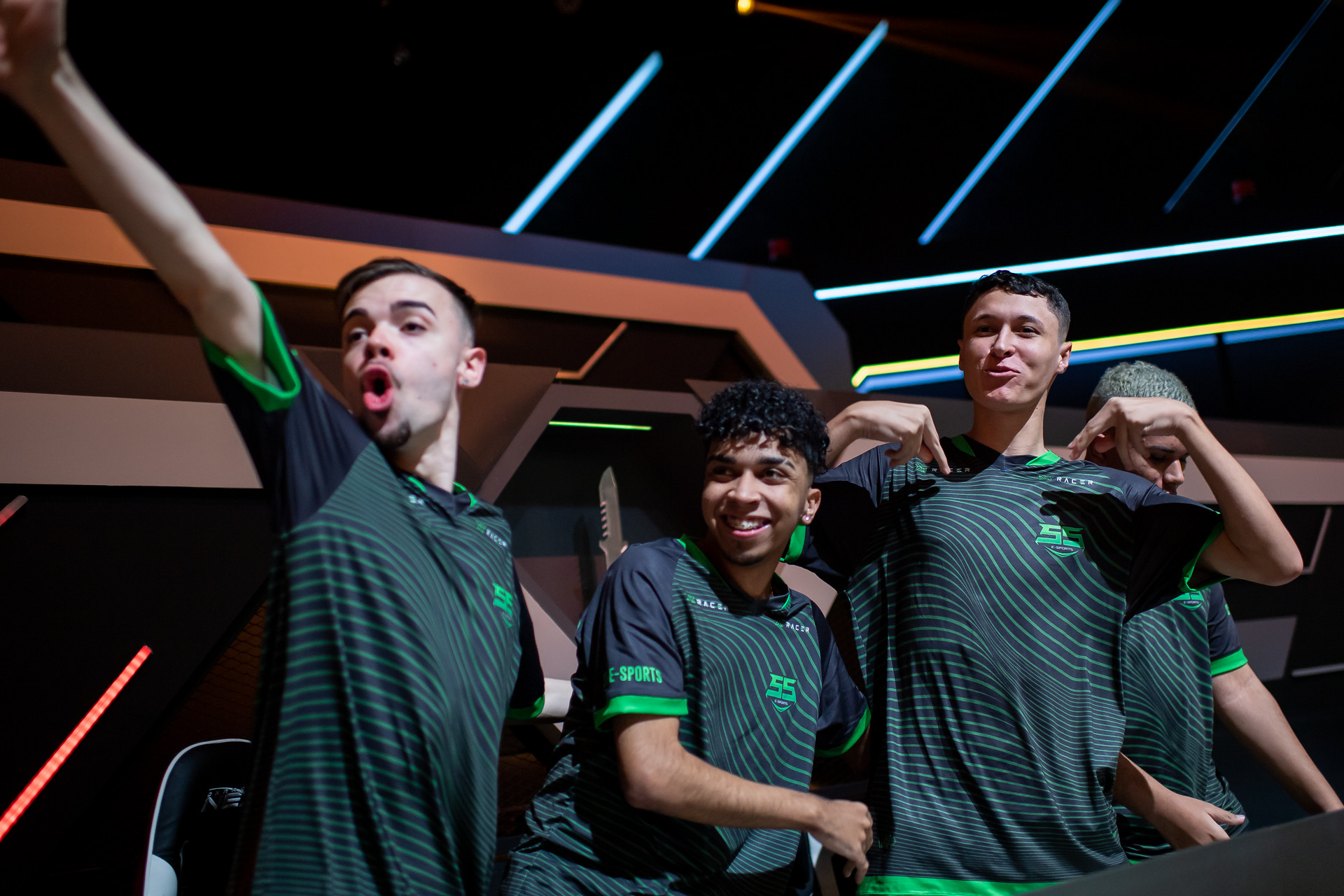 LBFF 5: Corinthians a perde liderança para a SS; Nitroxx faz 3 booyahs