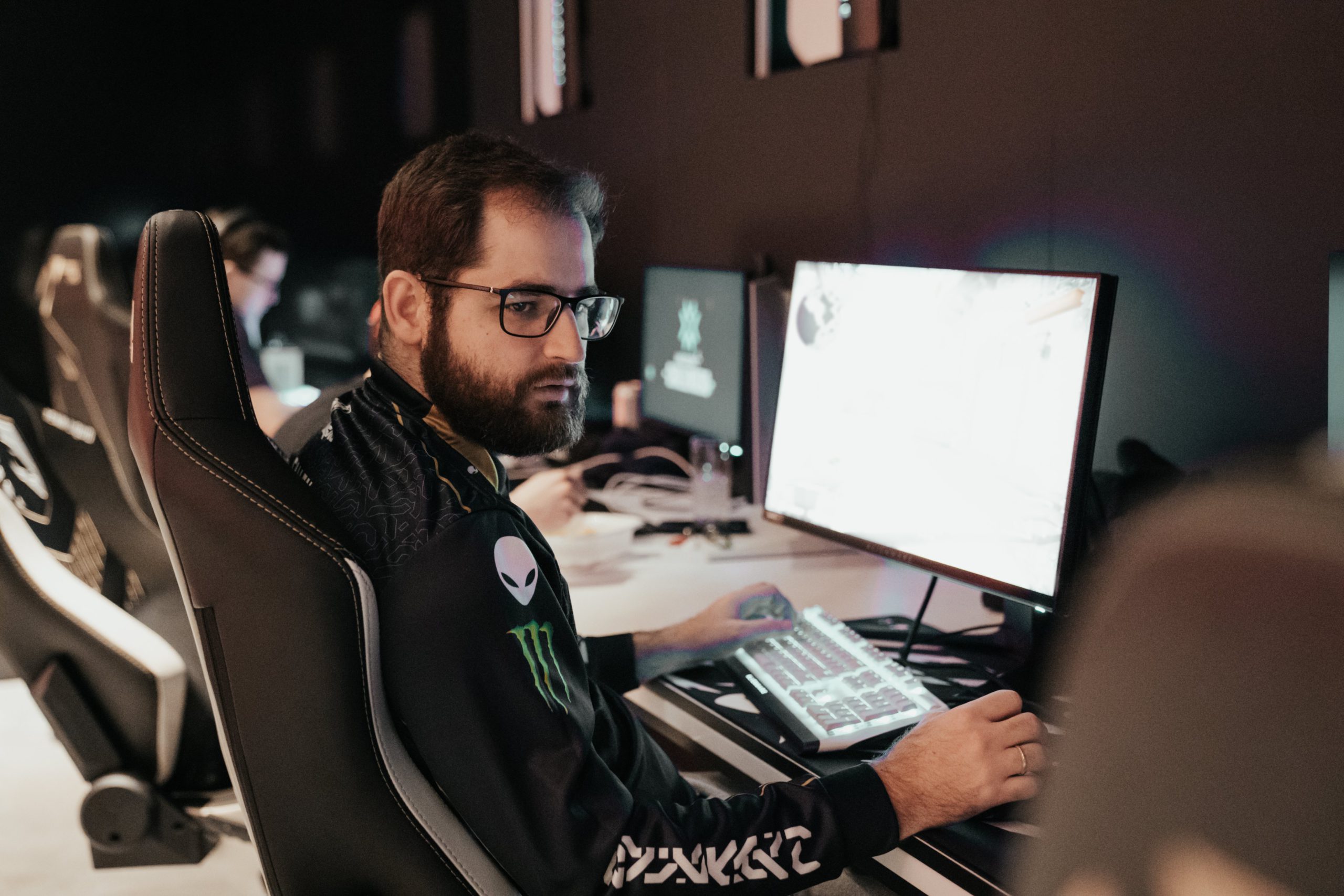 A Idolatria nos Esports: Os jogadores são maiores que as organizações?