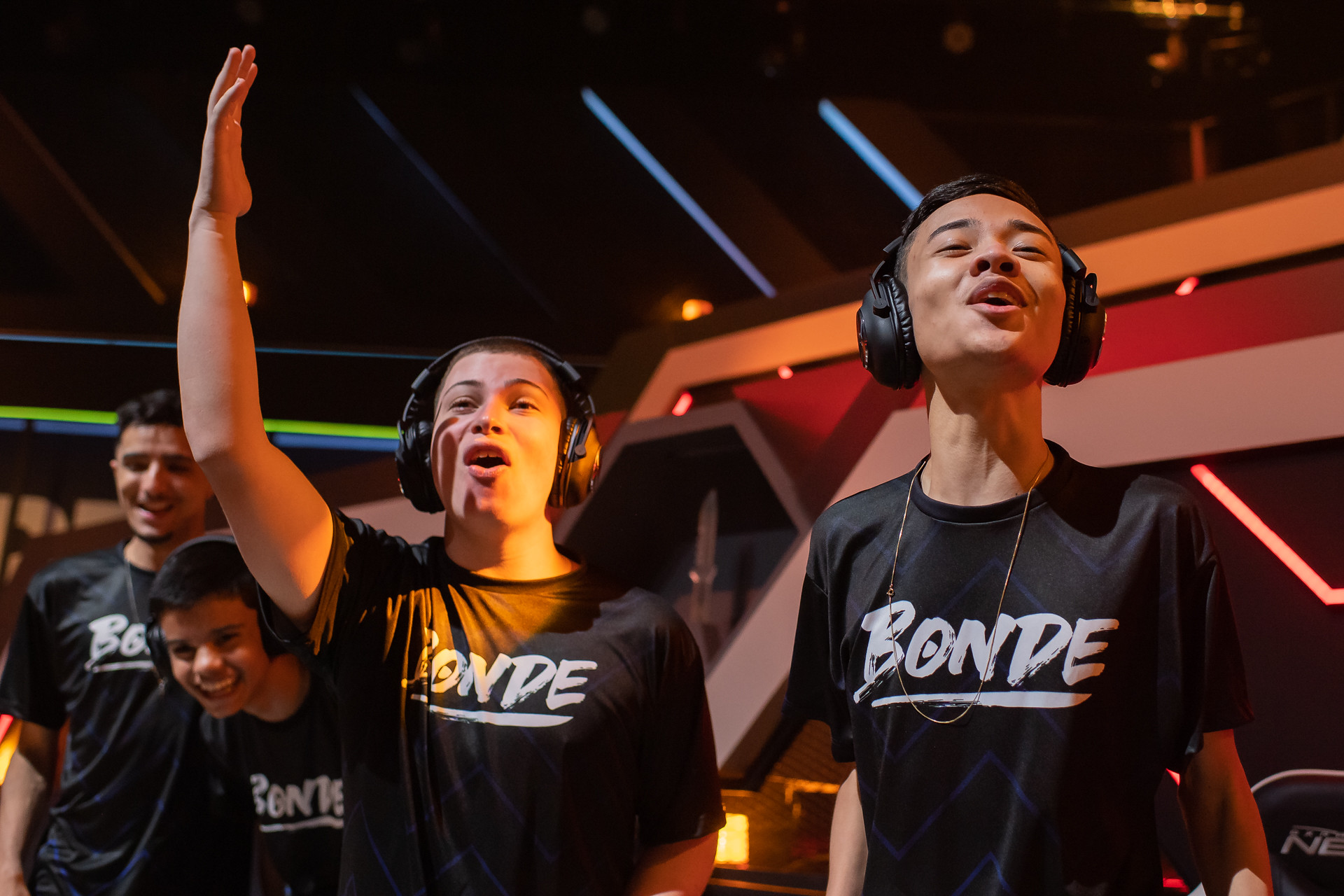 LBFF 6: Bonde e Fluxo são os destaques da primeira rodada