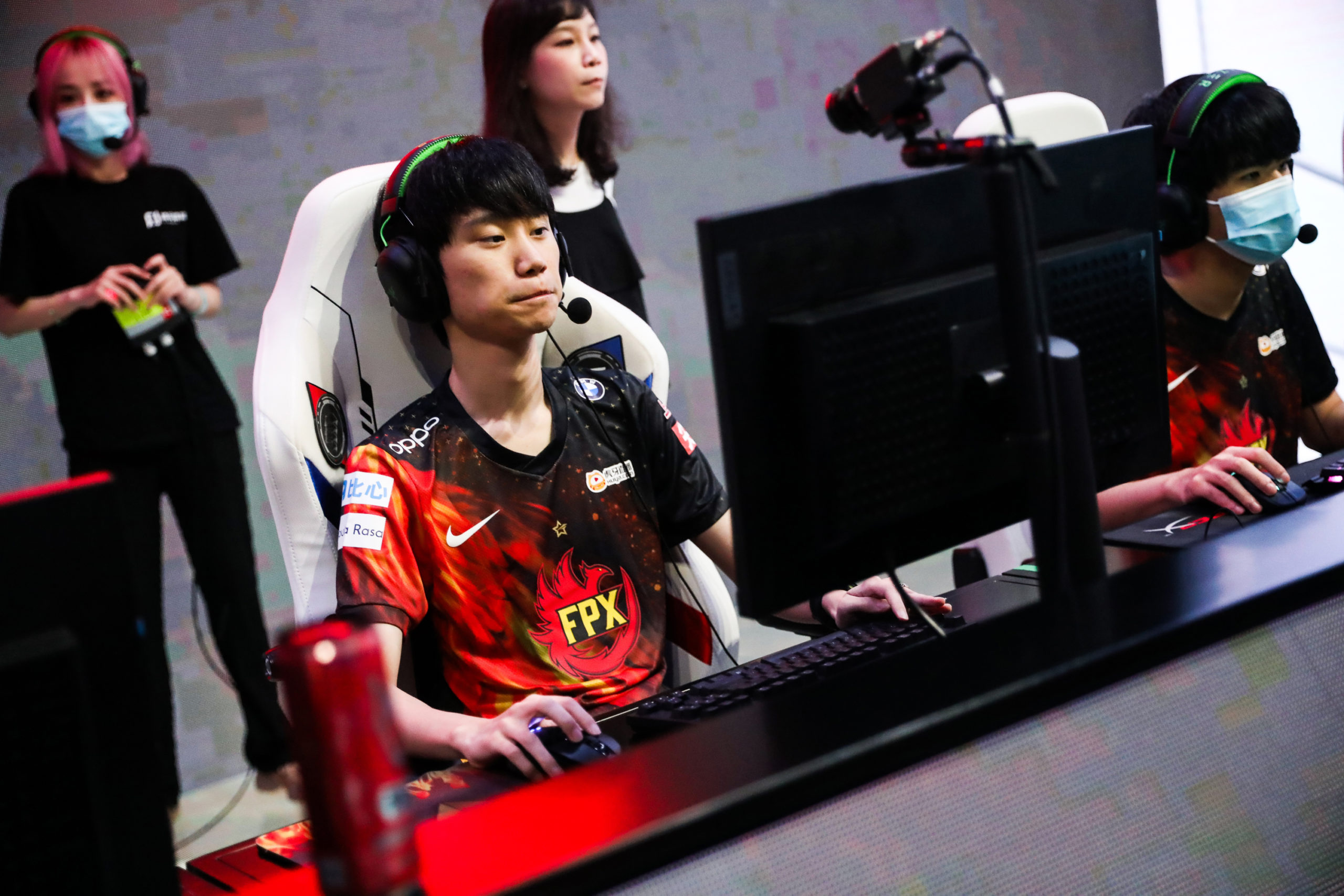 LPL 2021: FPX assume a liderança na última rodada e playoffs são definidos