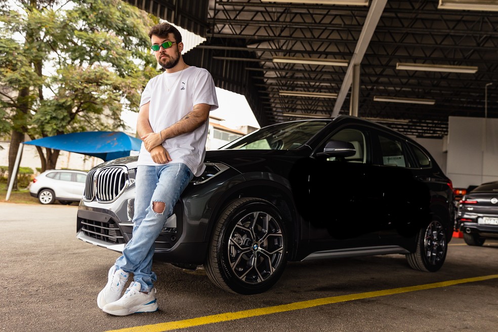 Fortnite: drakoNz exibe sua nova BMW no valor de R$ 300 mil