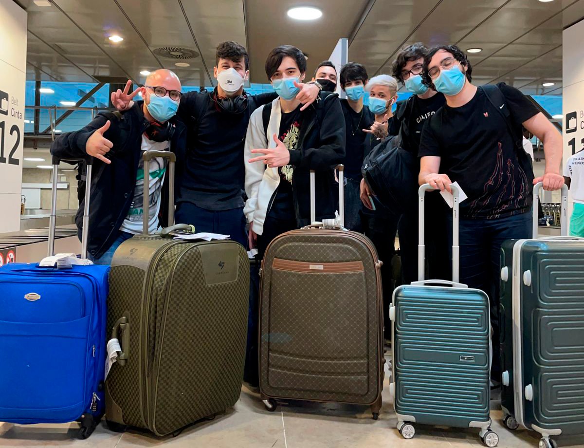 Worlds 2021: Confira o elo dos jogadores da RED Canids após o 2º dia de bootcamp na Europa