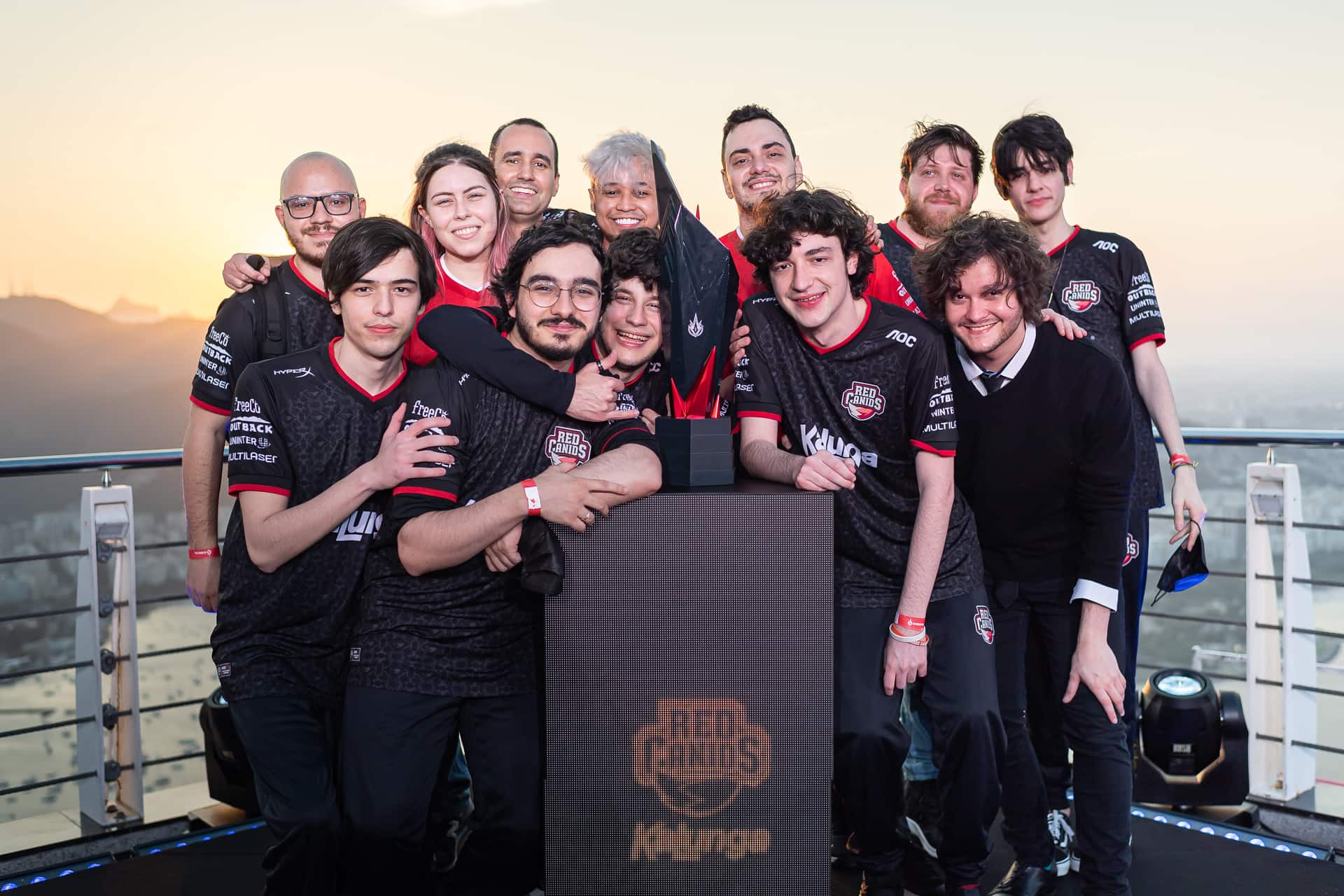 LoL: RED fará bootcamp na Espanha para o Worlds 2021