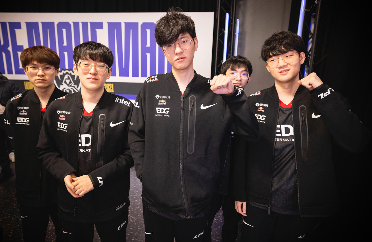 Worlds 2021: EDG vence a Gen.G e avança para a final contra a DAMWON