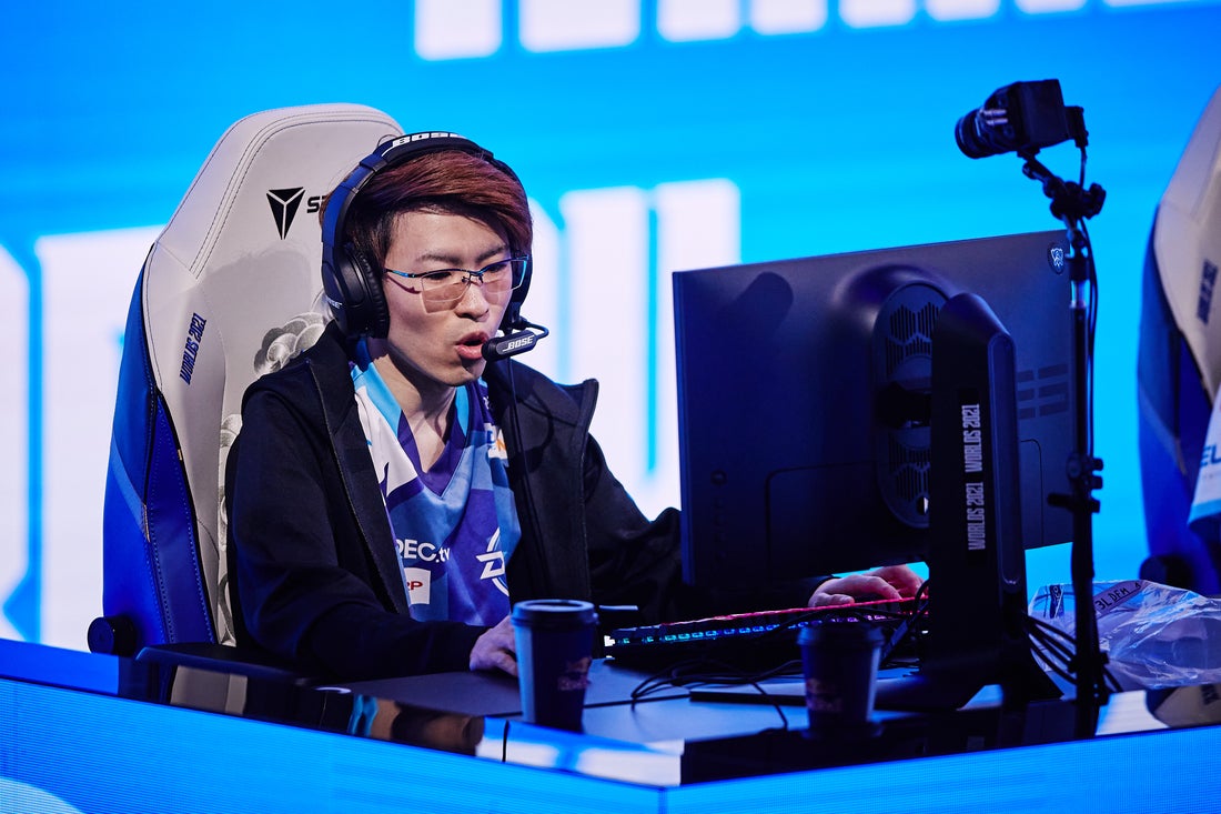 Worlds 2021: Topo da DFM, Evi comenta qual é o maior desafio da equipe japonesa