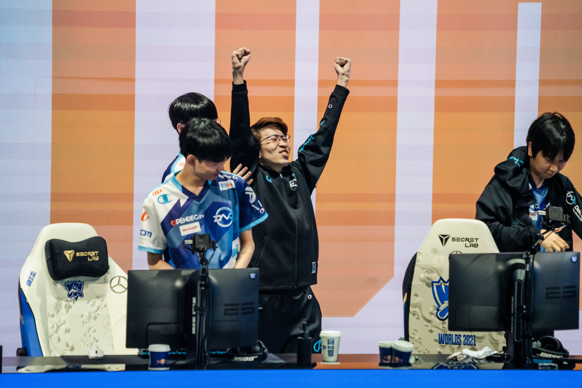 Worlds 2021: DetonatioN FocusMe faz história e avança para a Fase de Grupos