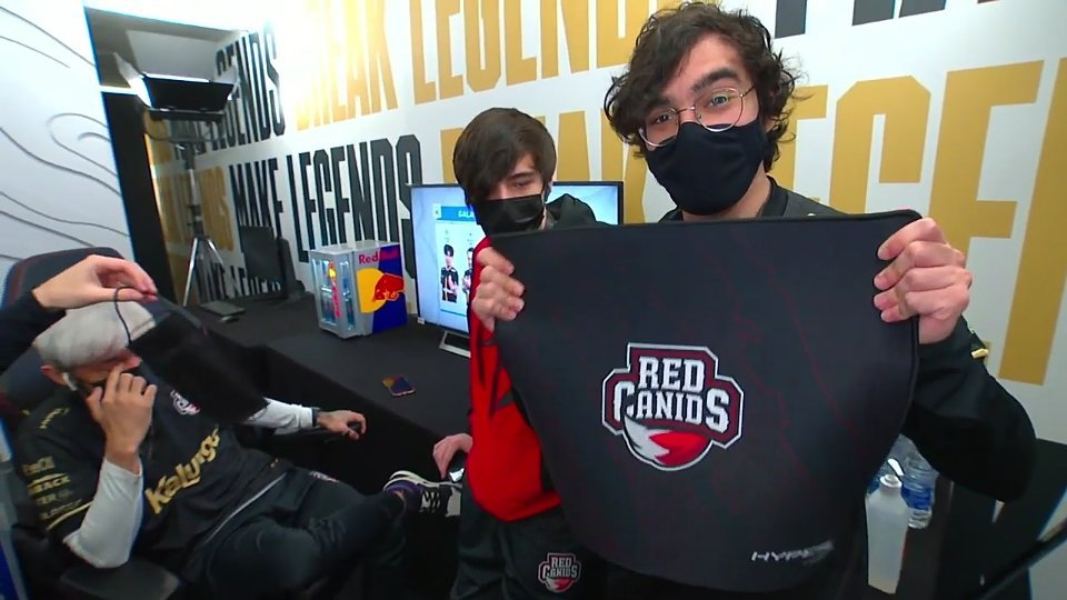 Worlds 2021: RED começa com vitória; LNG e Galatasaray terminam 1° dia invictos