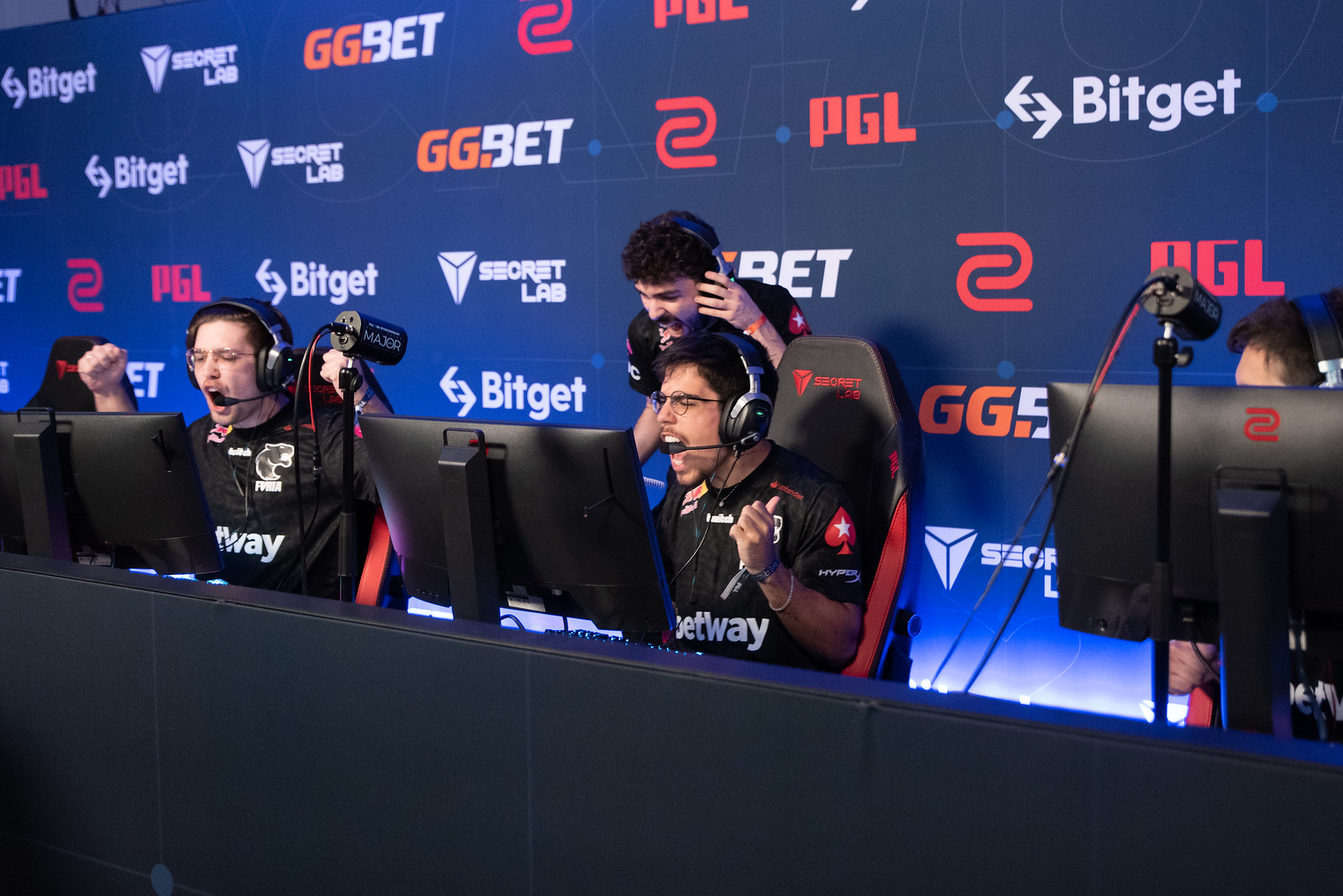 PGL Major Stockholm: FURIA vence Entropiq e vai aos playoffs