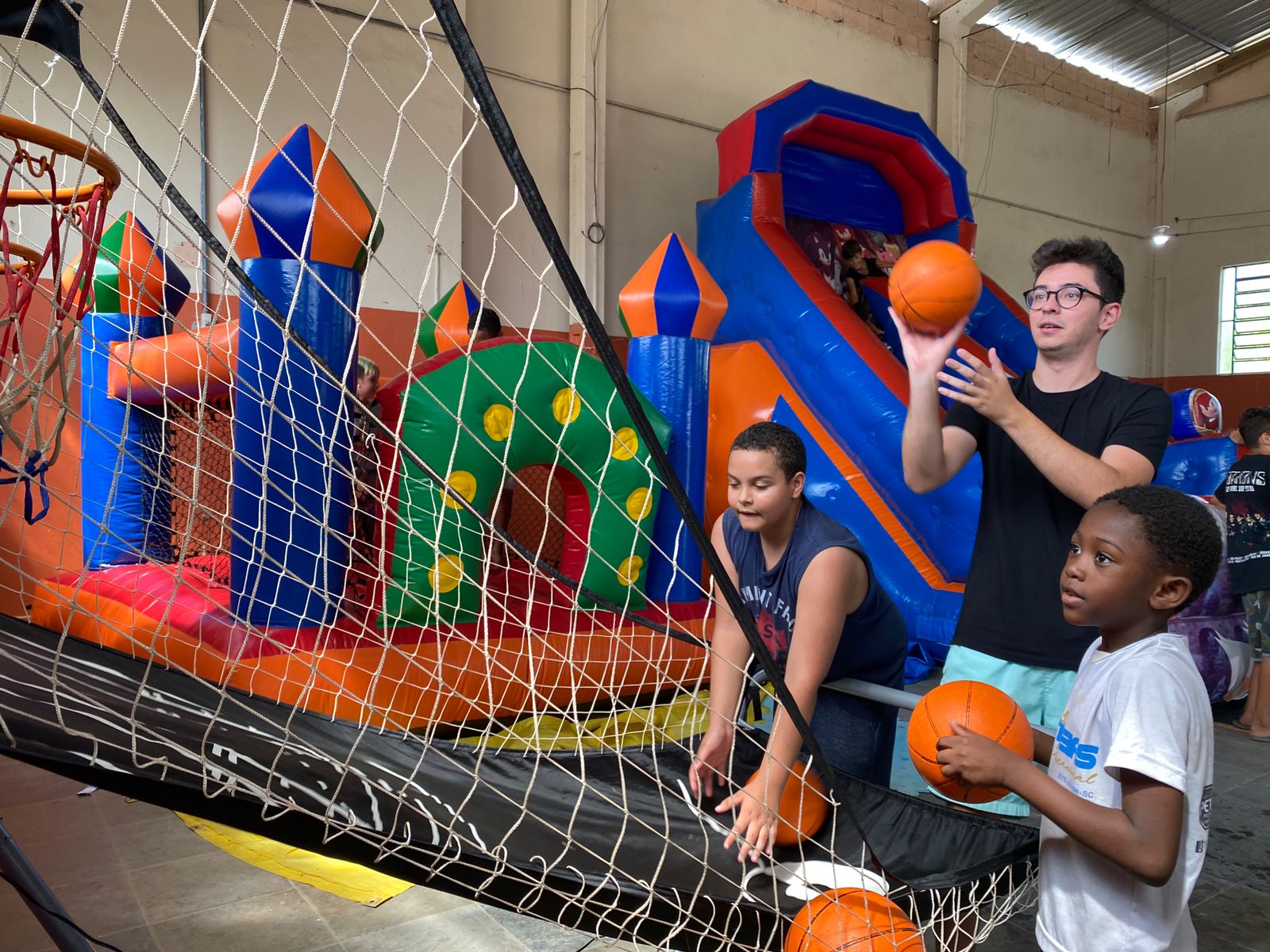 Fortnite: Hero Base promove almoço beneficente