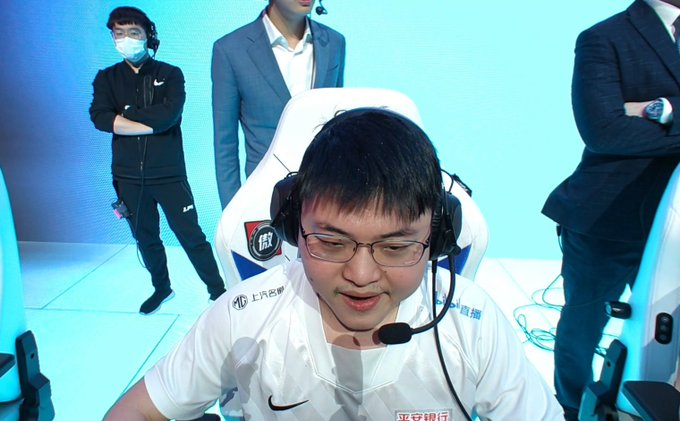 LPL 2022: “Estou muito feliz de voltar ao palco”, diz Uzi