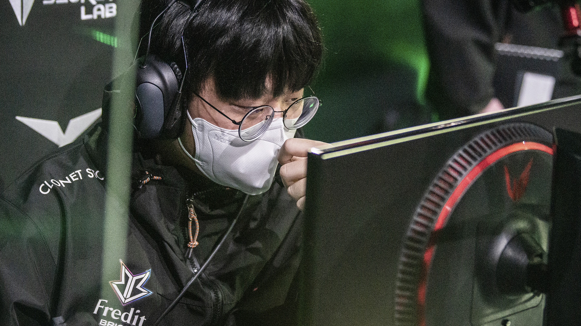 LCK 2022: Jogadores com COVID-19 poderão jogar os playoffs online