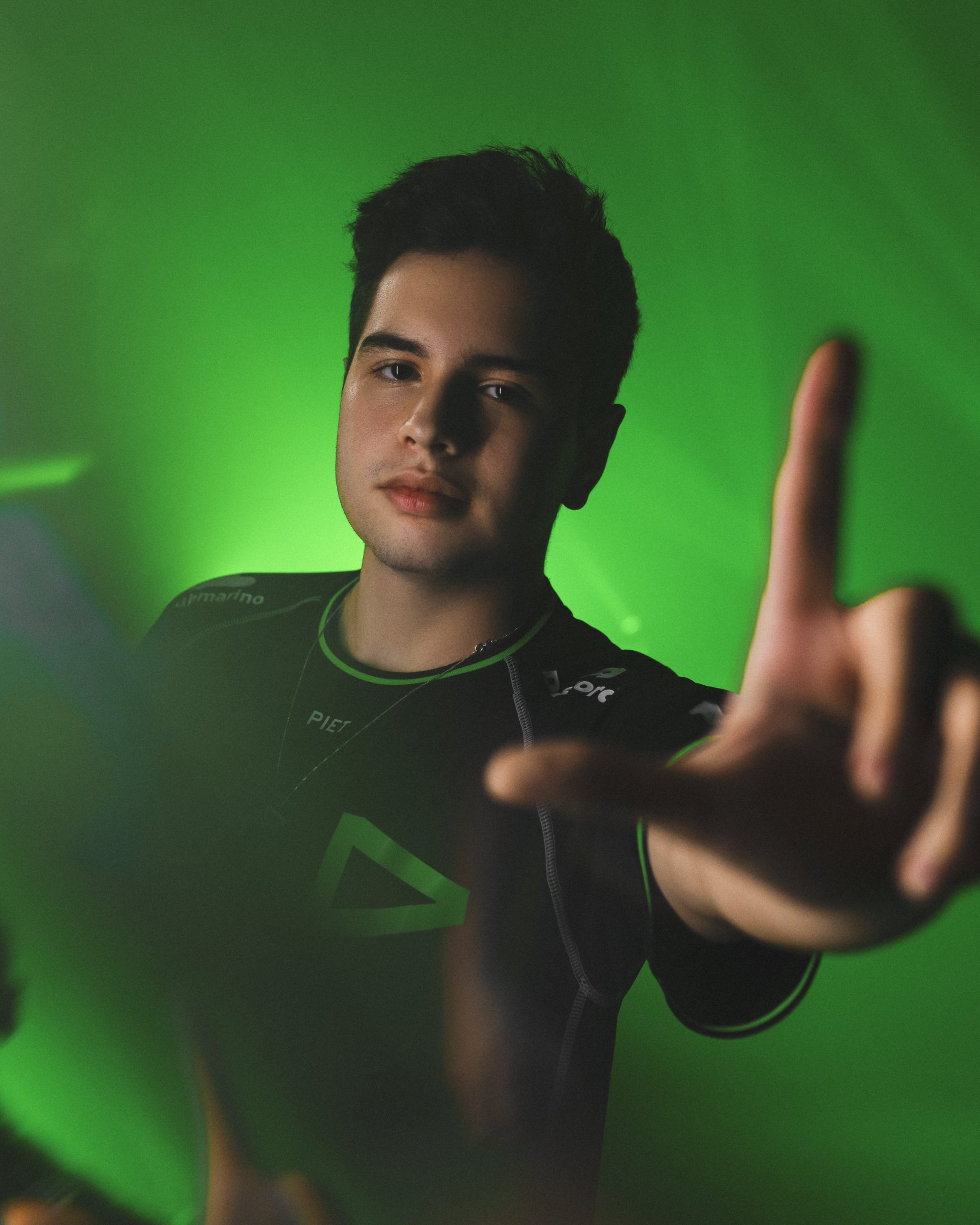 VCT BR 2022: Less abre final com facada no xand